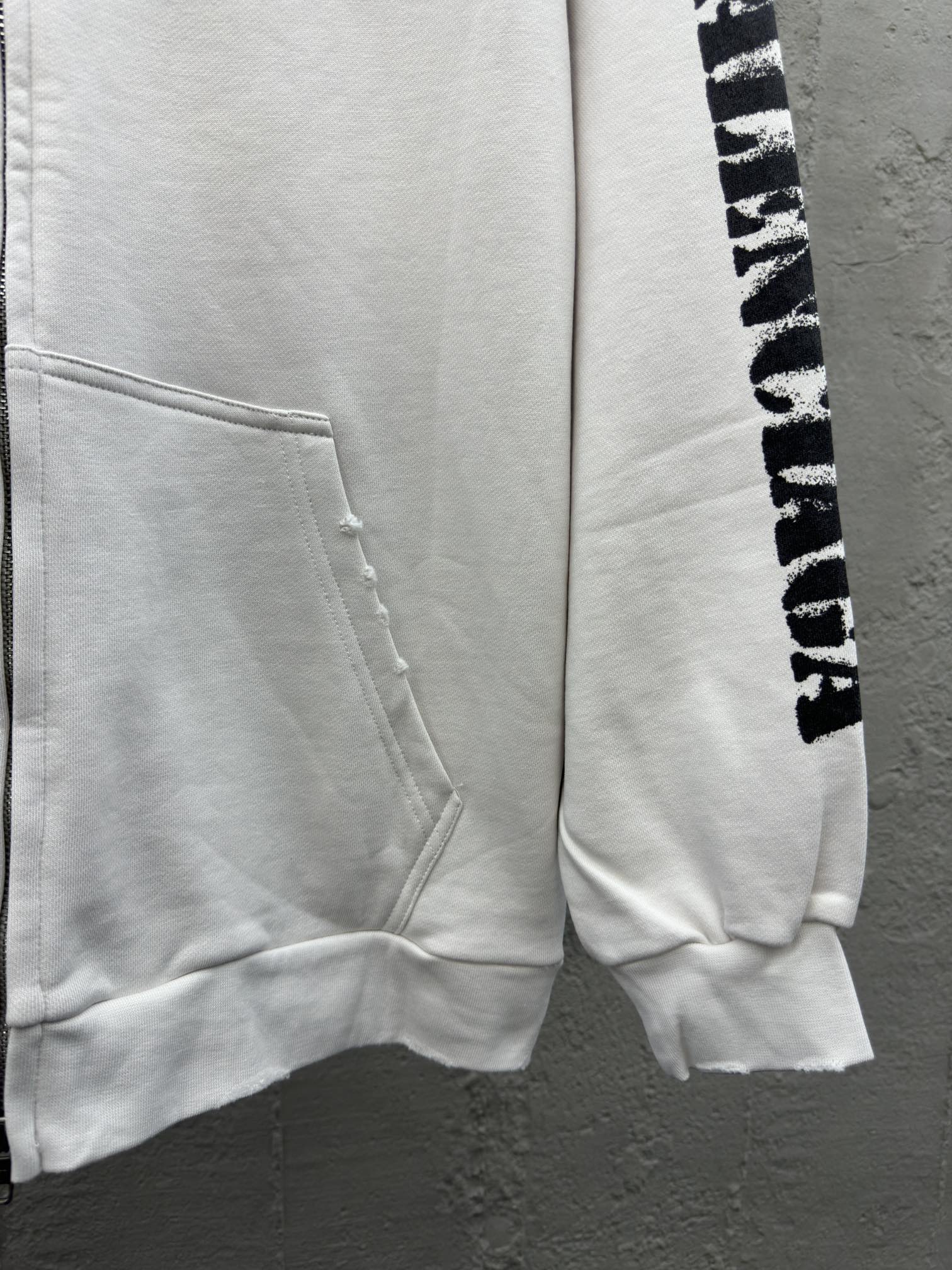 Balenciaga 模糊字母拉链帽衫外套 7