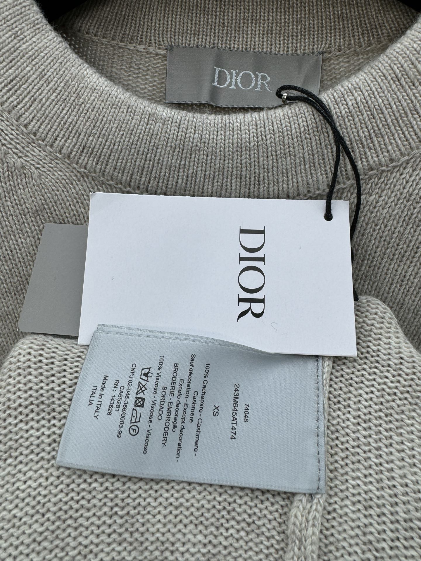 DIOR 胸标水溶刺绣毛衣 9
