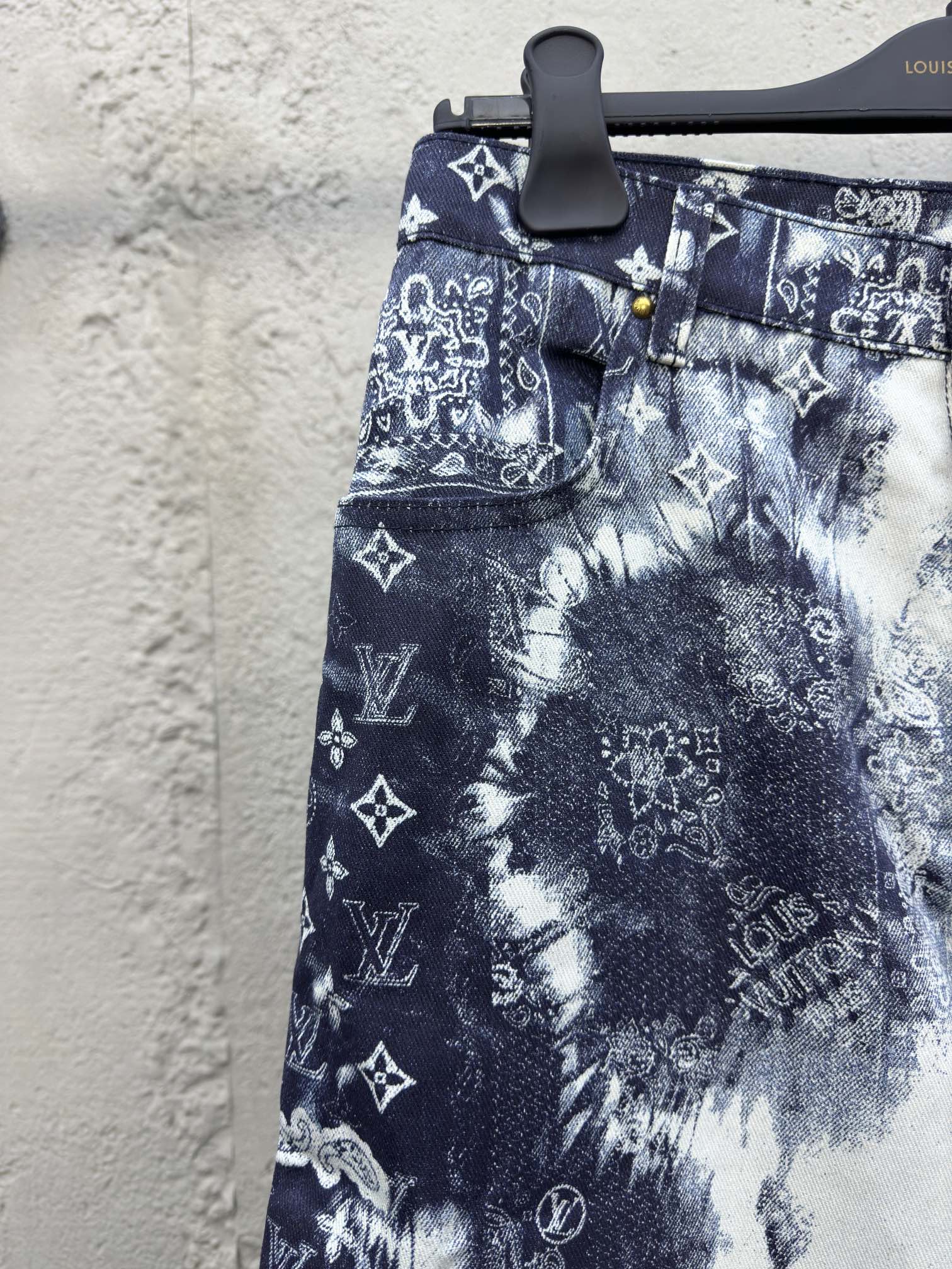 LOUIS VUITTON 腰果花牛仔短裤 4