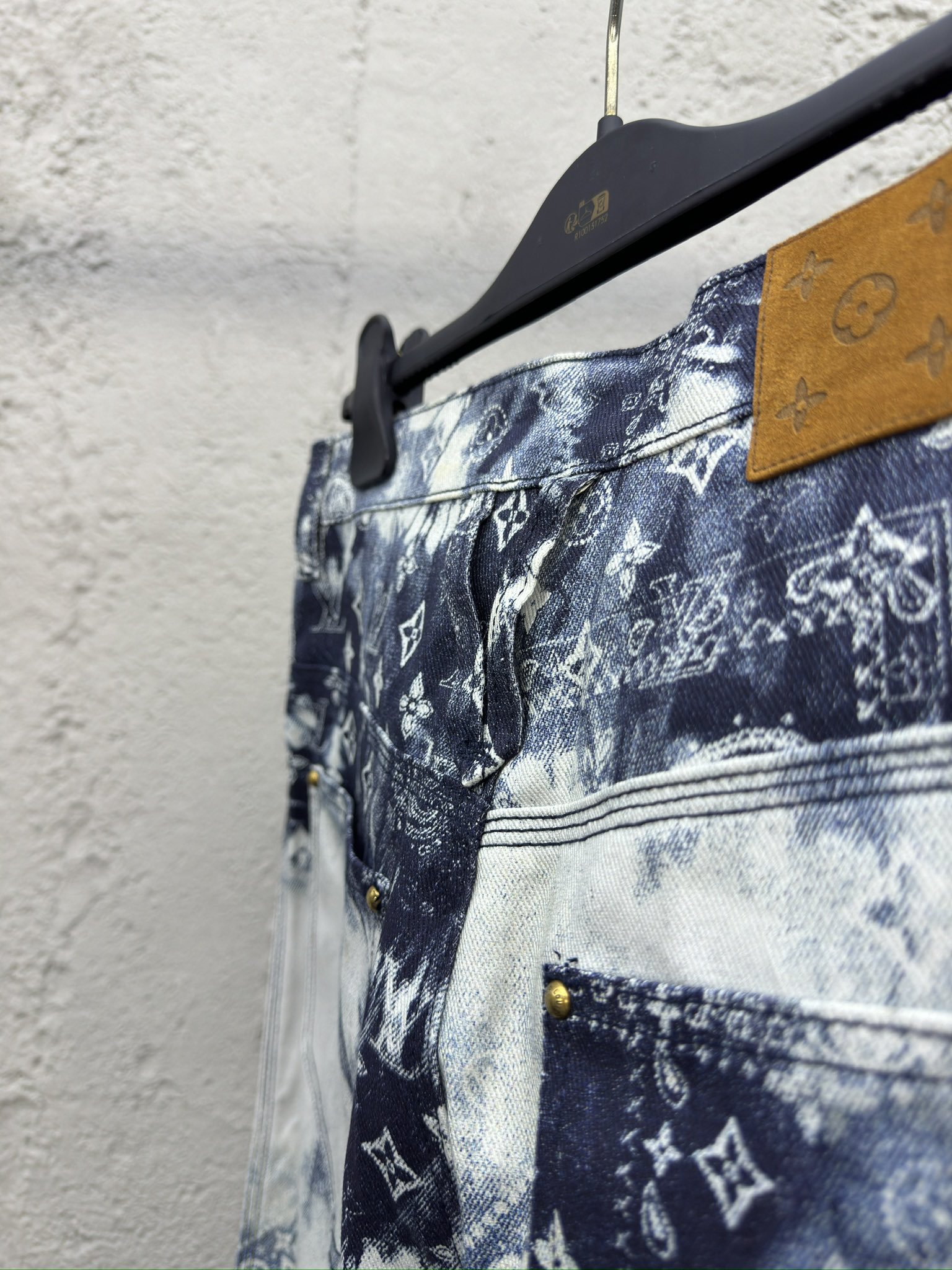 LOUIS VUITTON 腰果花牛仔短裤 9