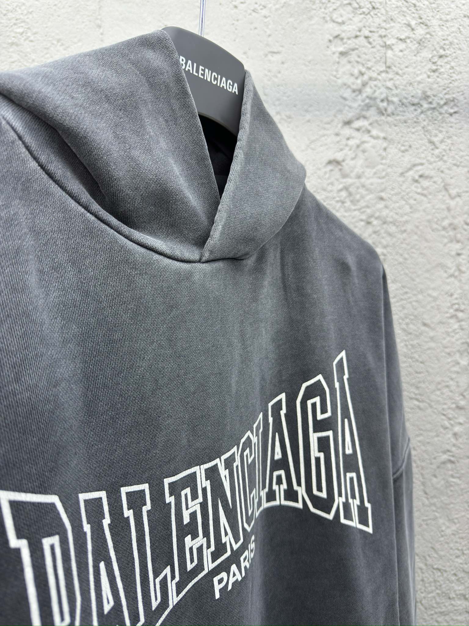 Balenciaga 纹裂开裂字母连帽卫衣 8
