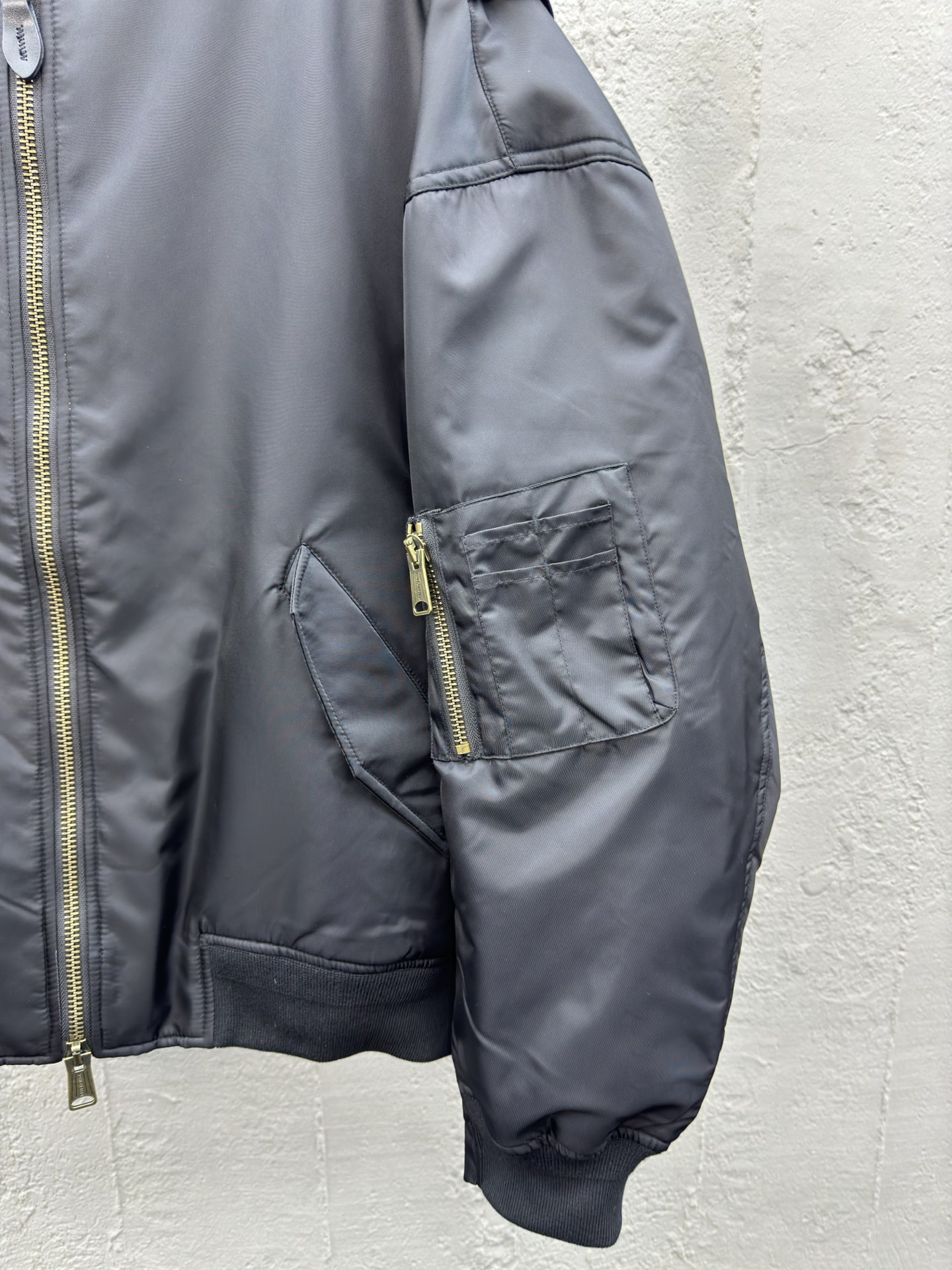 Balenciaga 美纹纸胶带飞行员棉服外套 7