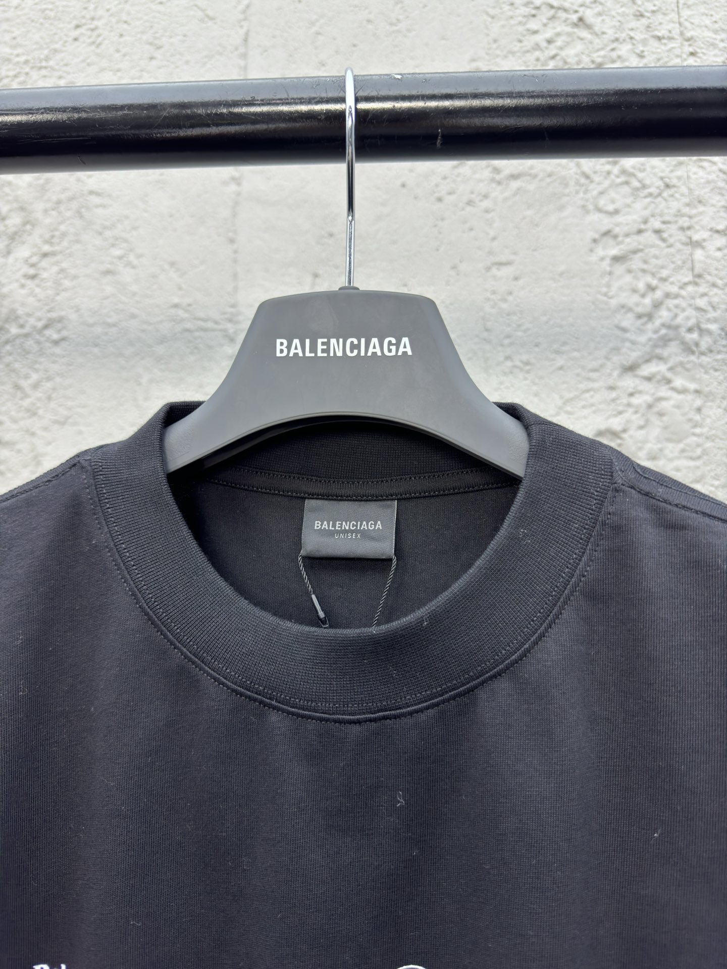 Balenciaga 前后满印LOGO印花短袖 3