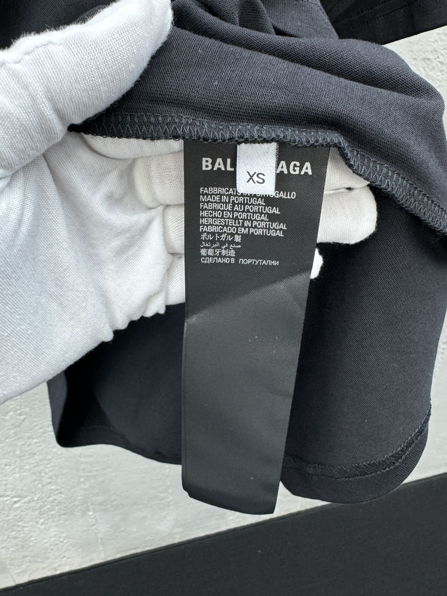 Balenciaga 前后满印LOGO印花短袖 9
