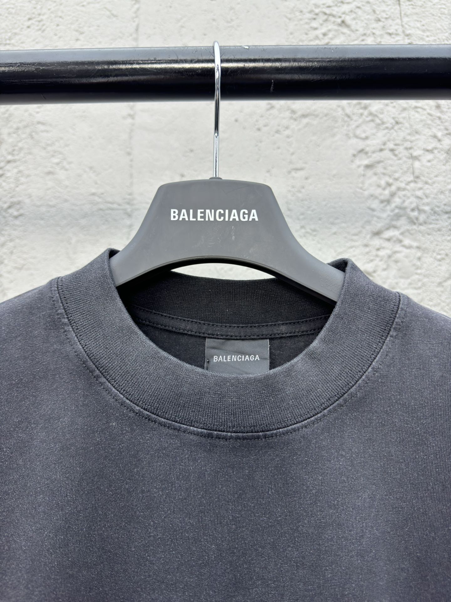 Balenciaga 背后烫钻短袖 3