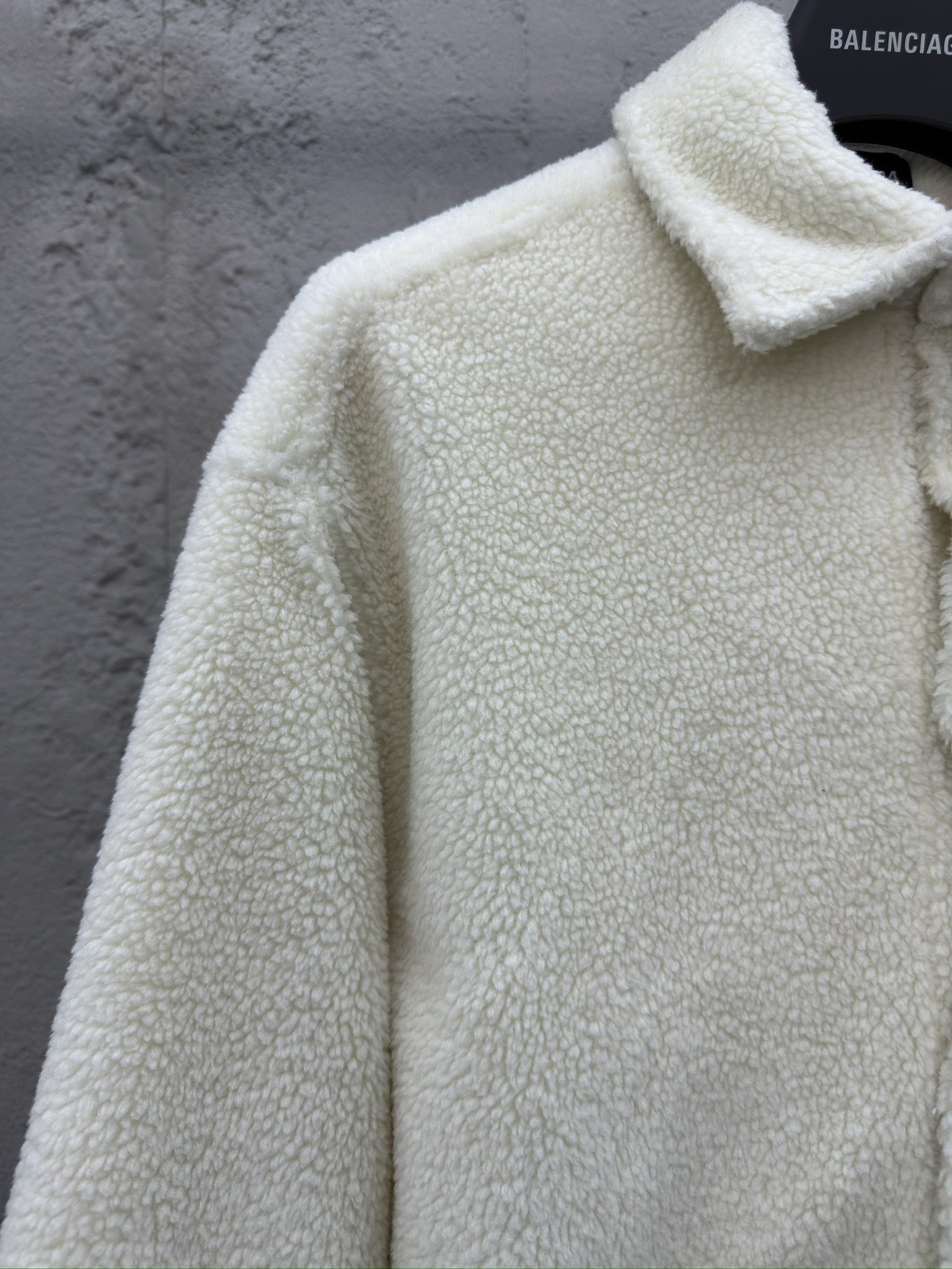 Balenciaga 胶标羊羔毛泰迪外套 4