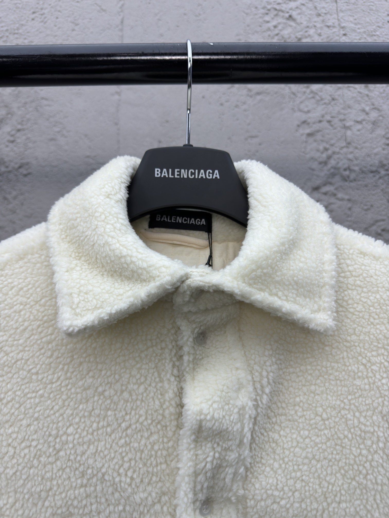 Balenciaga 胶标羊羔毛泰迪外套 3