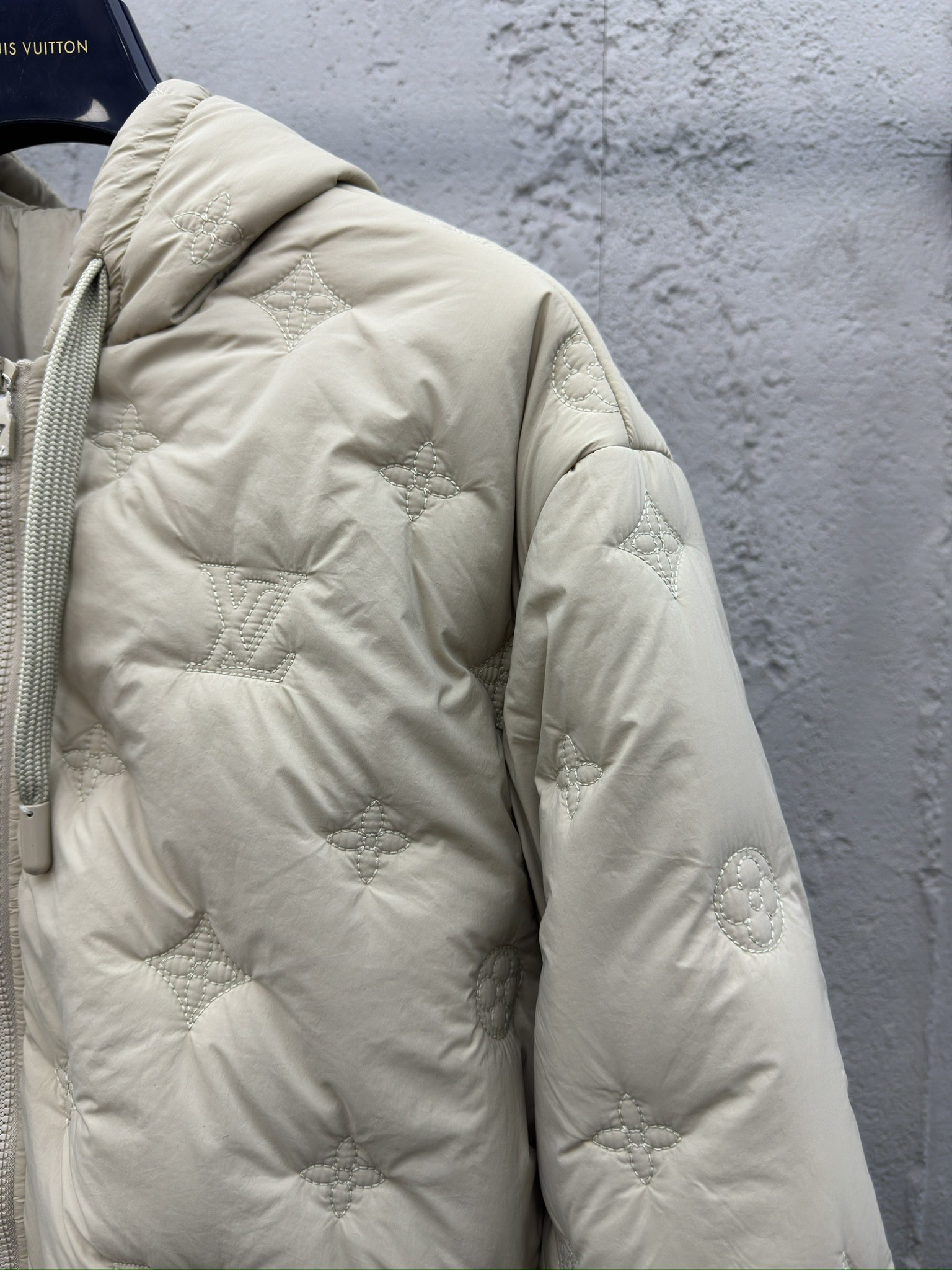 LOUIS VUITTON 行绣老花棉服外套 5