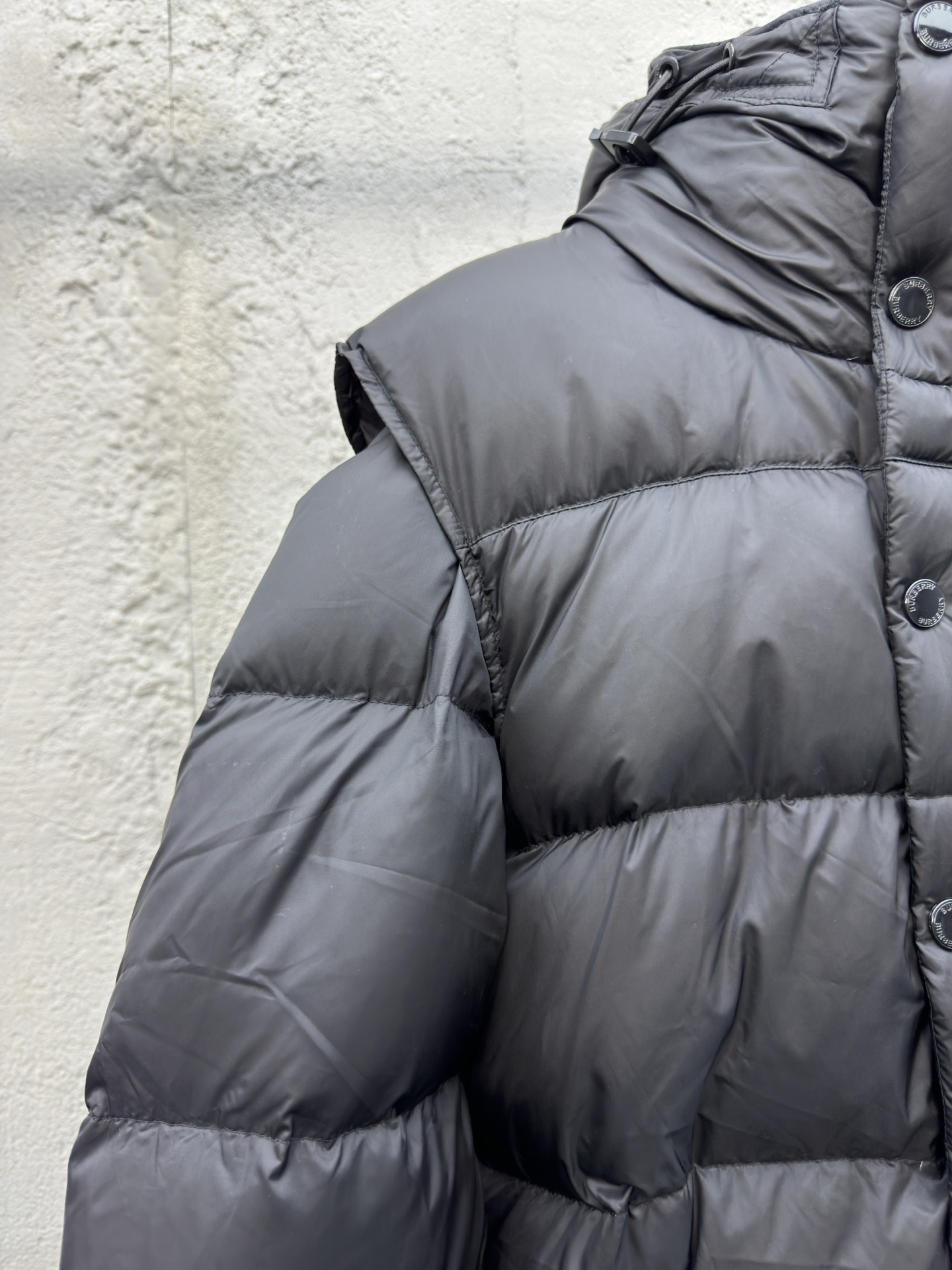 BURBERRY 可拆卸袖子格纹连帽羽绒服 6