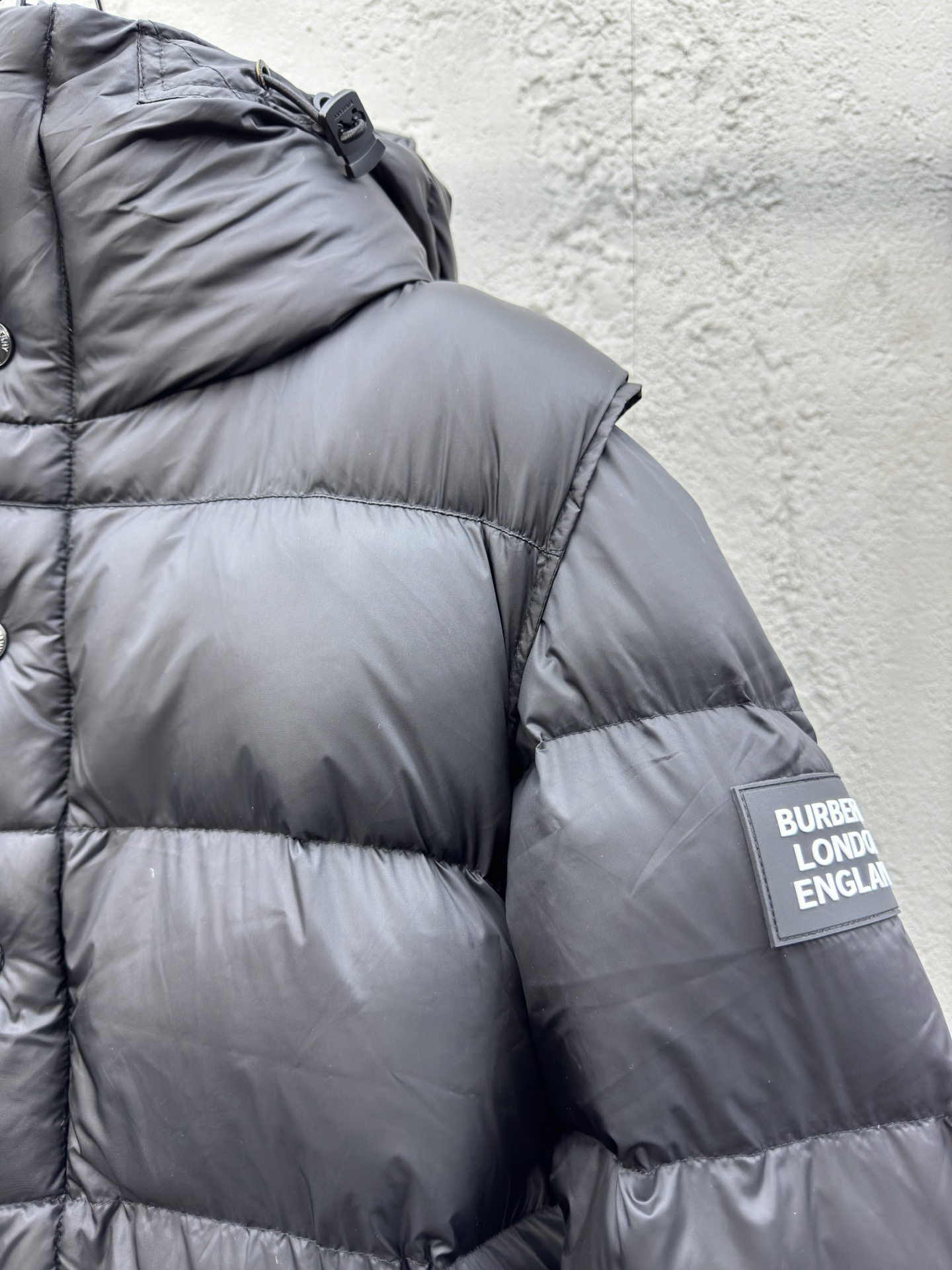 BURBERRY 可拆卸袖子格纹连帽羽绒服 7