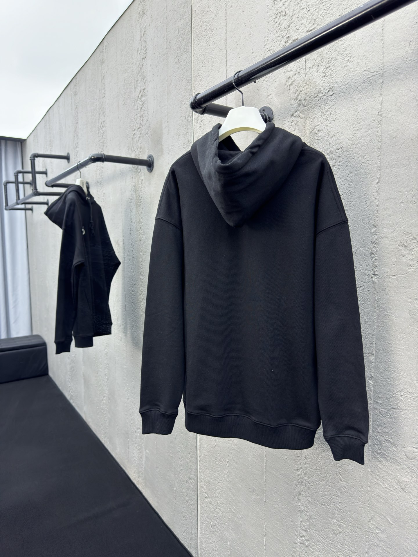 LOEWE 皮标logo帽衫 2
