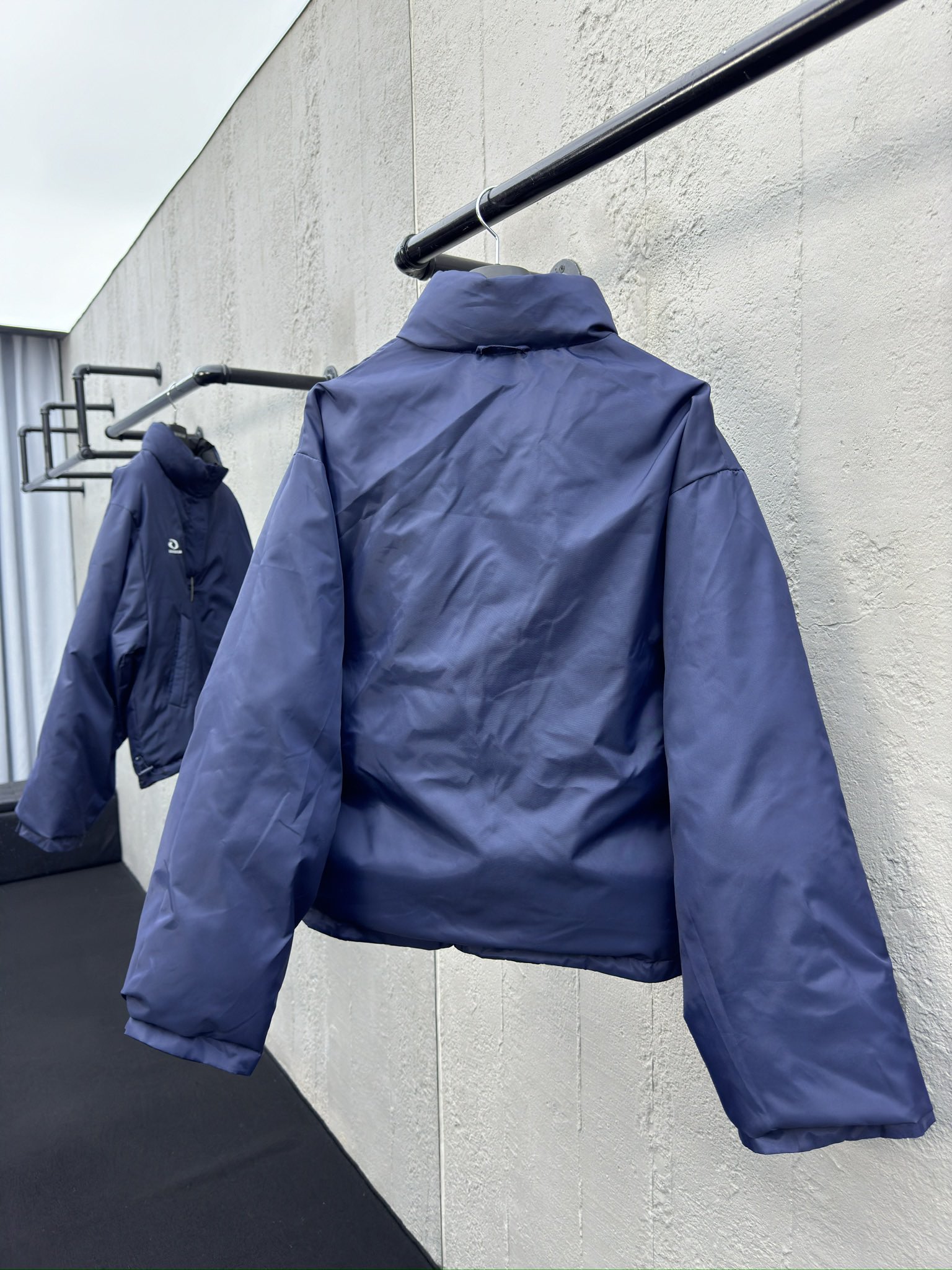 Balenciaga 刺绣款别针双面穿棉服外套 4