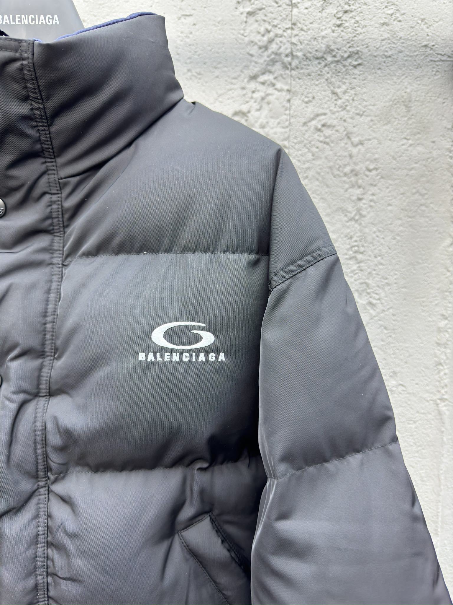 Balenciaga 刺绣款别针双面穿棉服外套 7