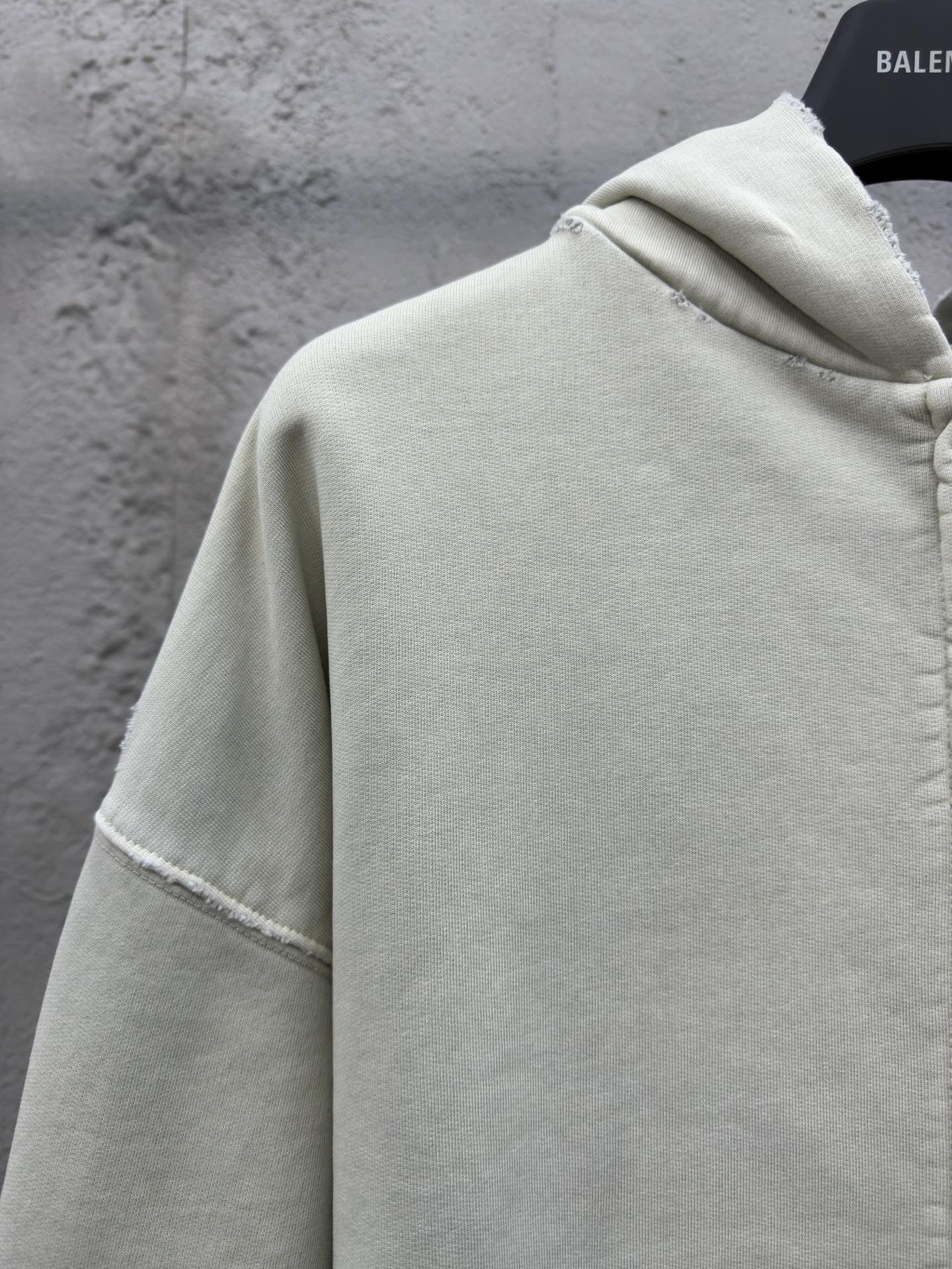 Balenciaga 龙纹涂鸦拉链外套 4