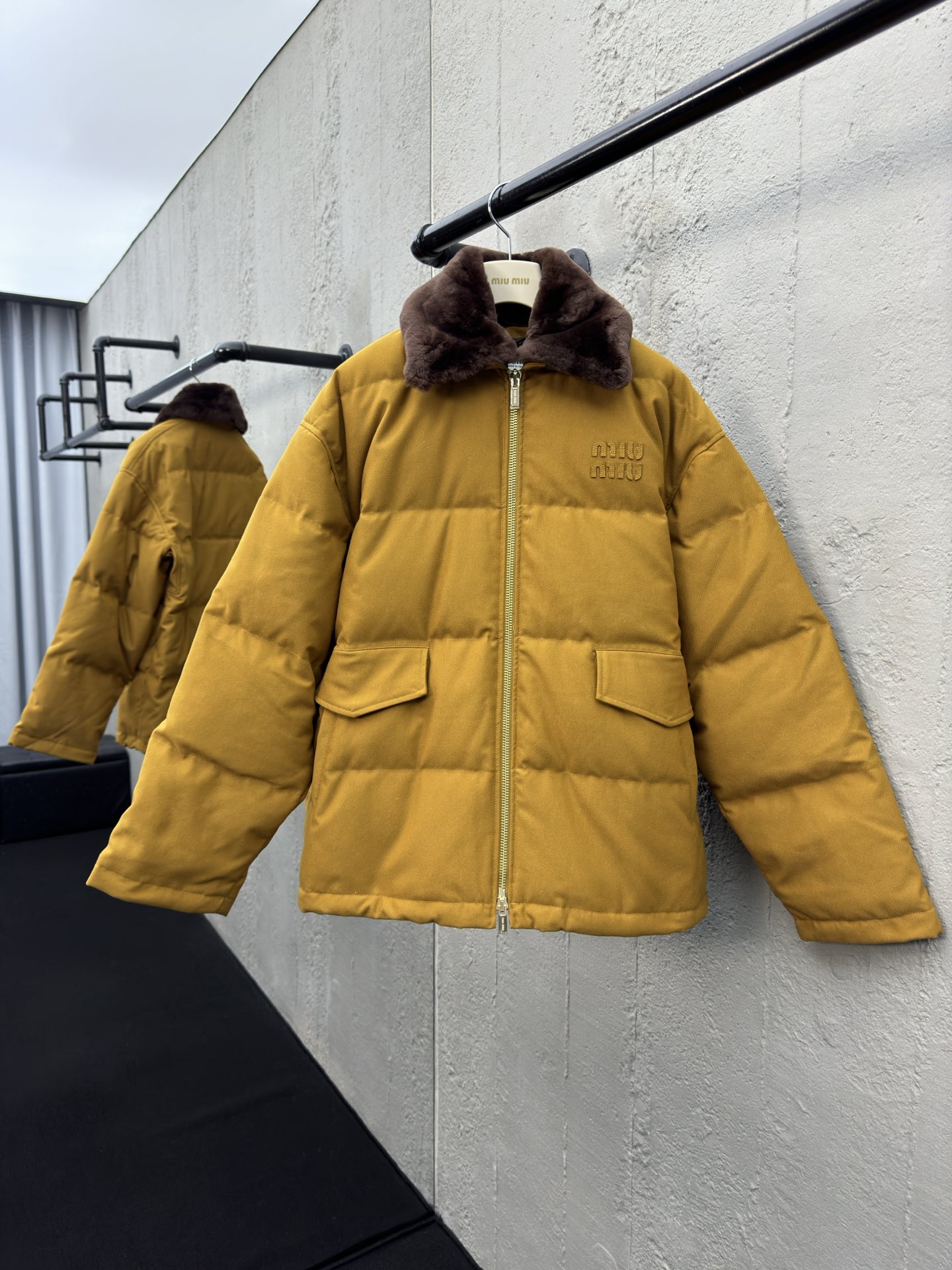 缪缪 Miu Miu 高定典藏名品高定成衣时装外套连衣裙衬衫T恤 #1258D559