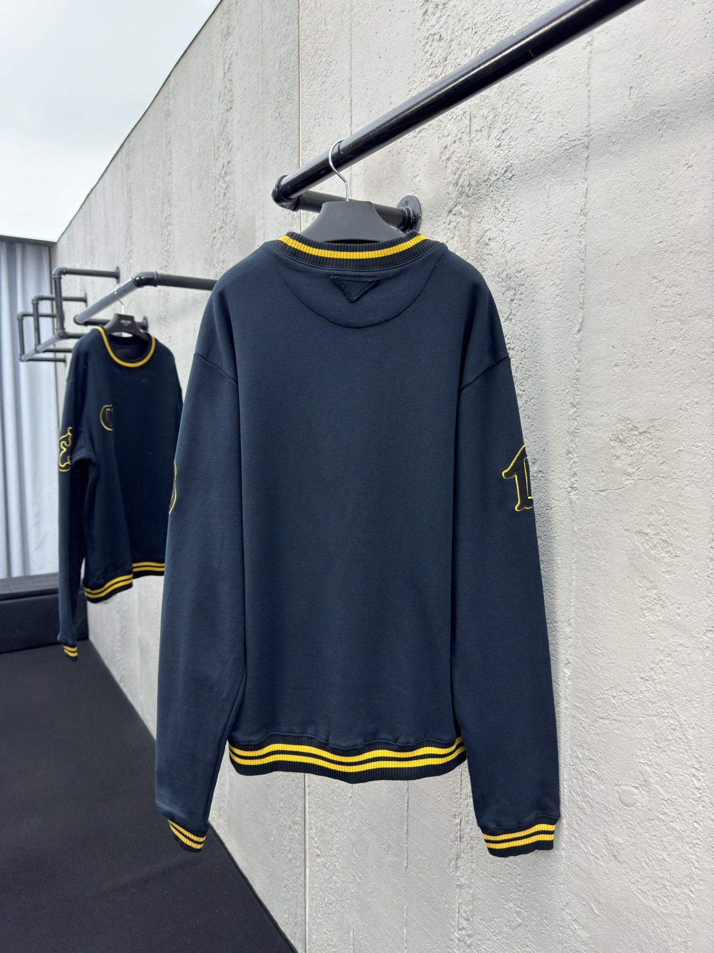 普拉达 Prada 高级成衣风衣外套及大衣服饰 #0D293607 2
