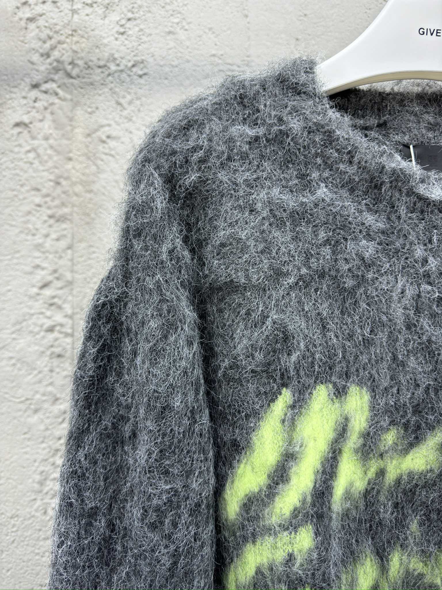 Givenchy 签字马海毛毛衣 4