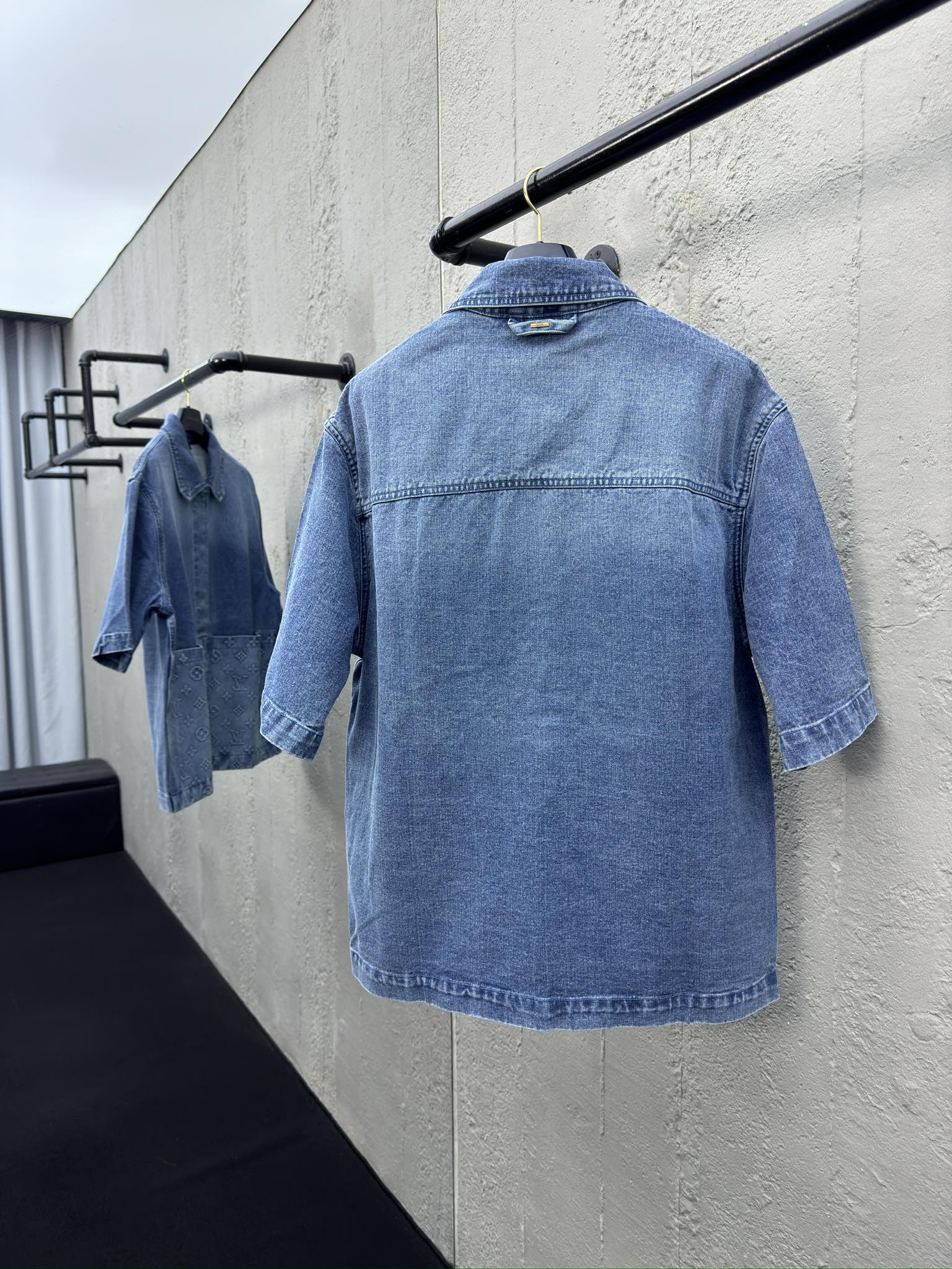 LOUIS VUITTON 提花浮雕牛仔衬衫 2