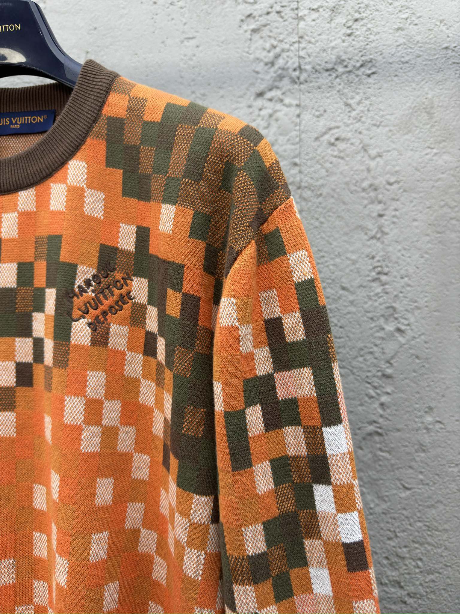 LOUIS VUITTON 马赛克棋盘格铆钉卫衣 5