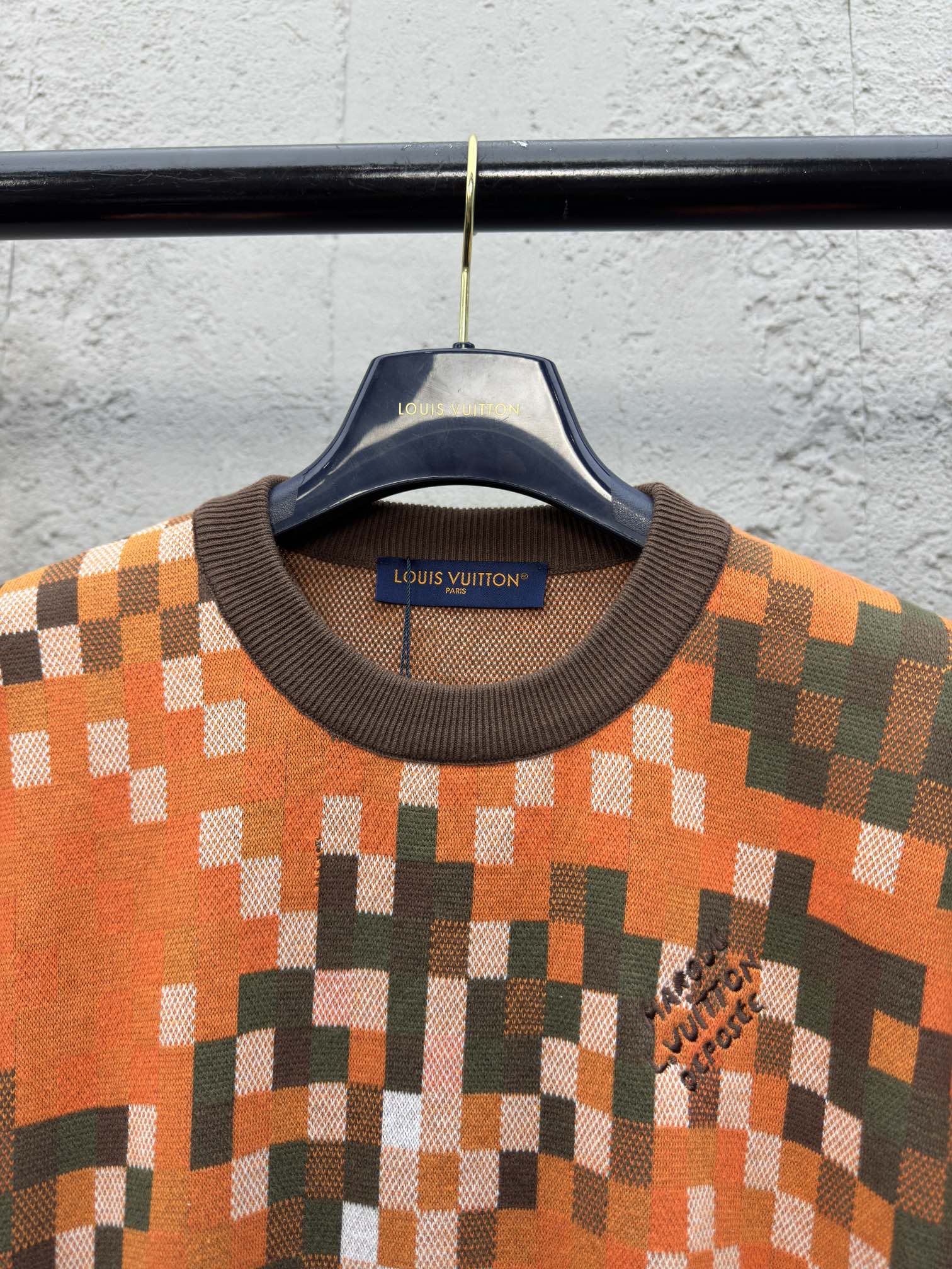 LOUIS VUITTON 马赛克棋盘格铆钉卫衣 3