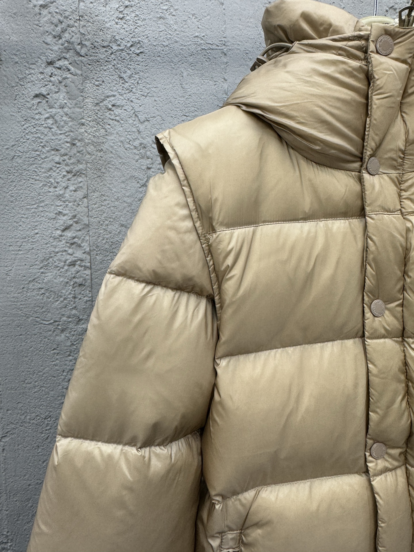BURBERRY 可拆卸袖子格纹连帽羽绒服 6