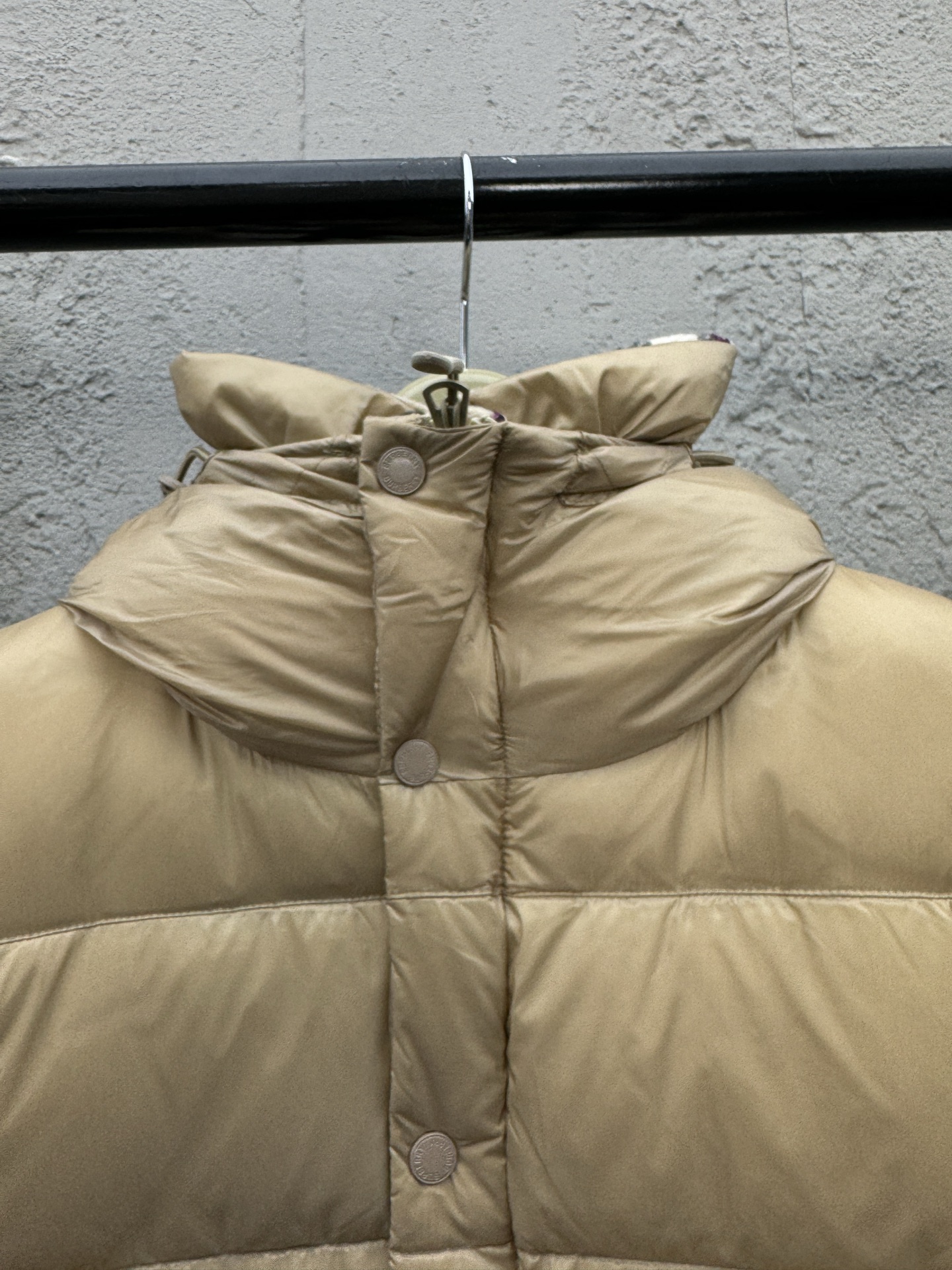 BURBERRY 可拆卸袖子格纹连帽羽绒服 5