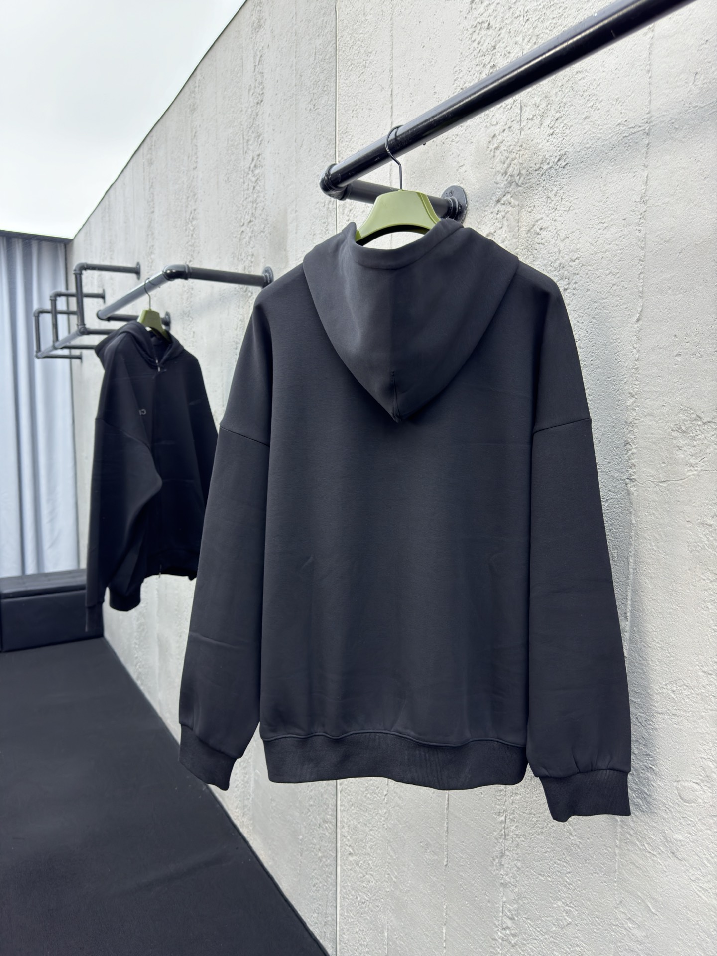 GUCCI 小标连帽拉链衫 2
