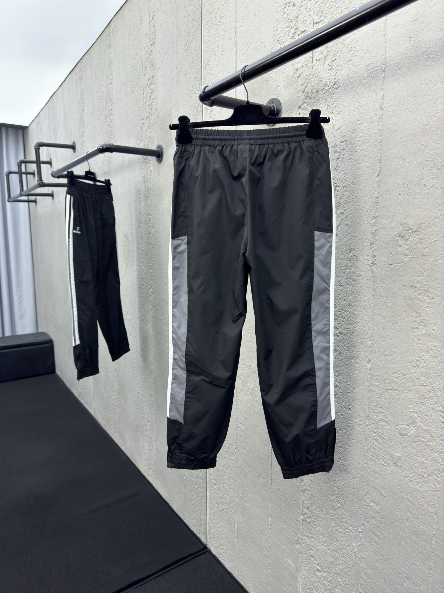 Balenciaga 拼接梭织长裤 2
