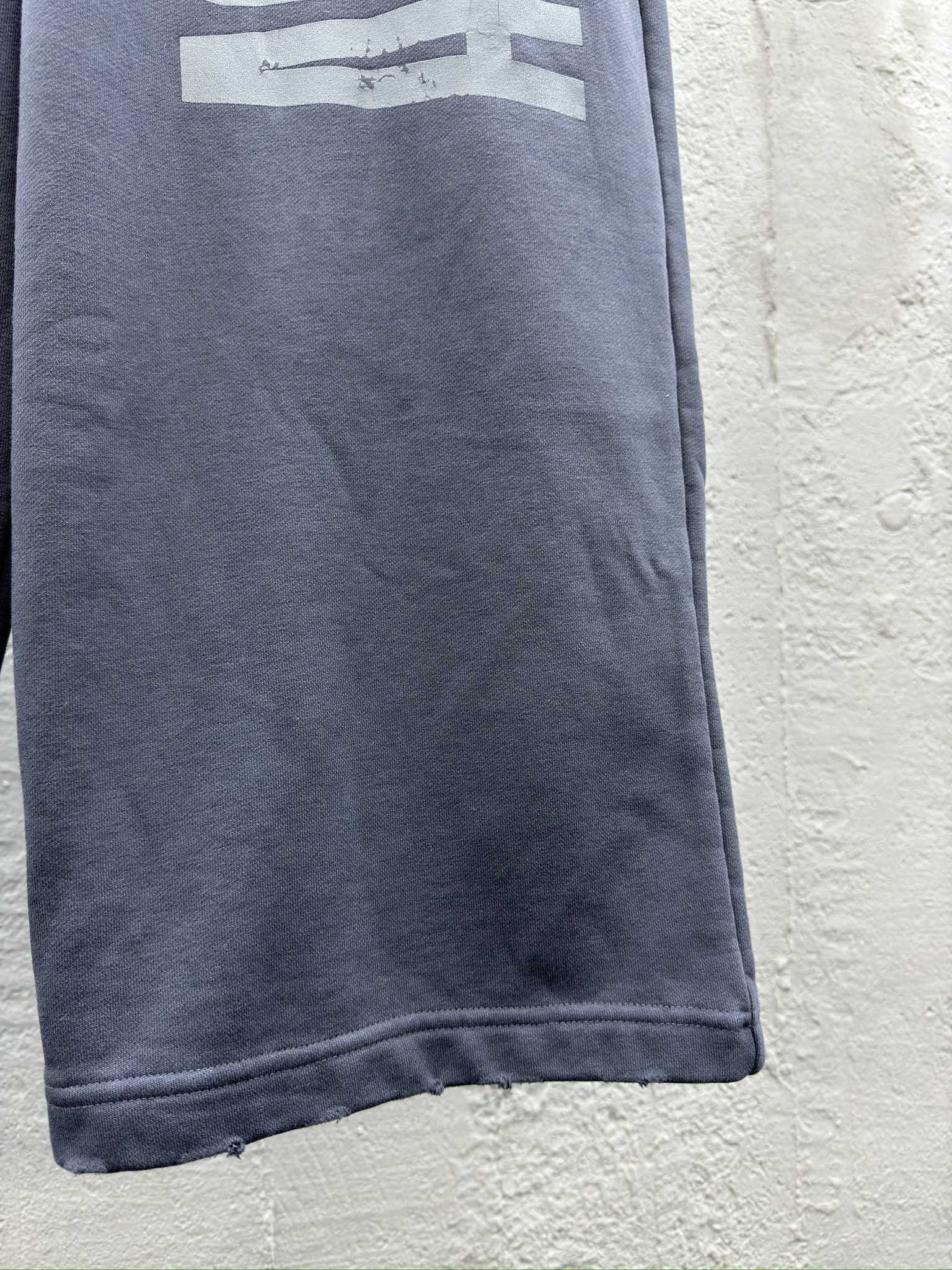 Balenciaga 破坏字母长裤 7