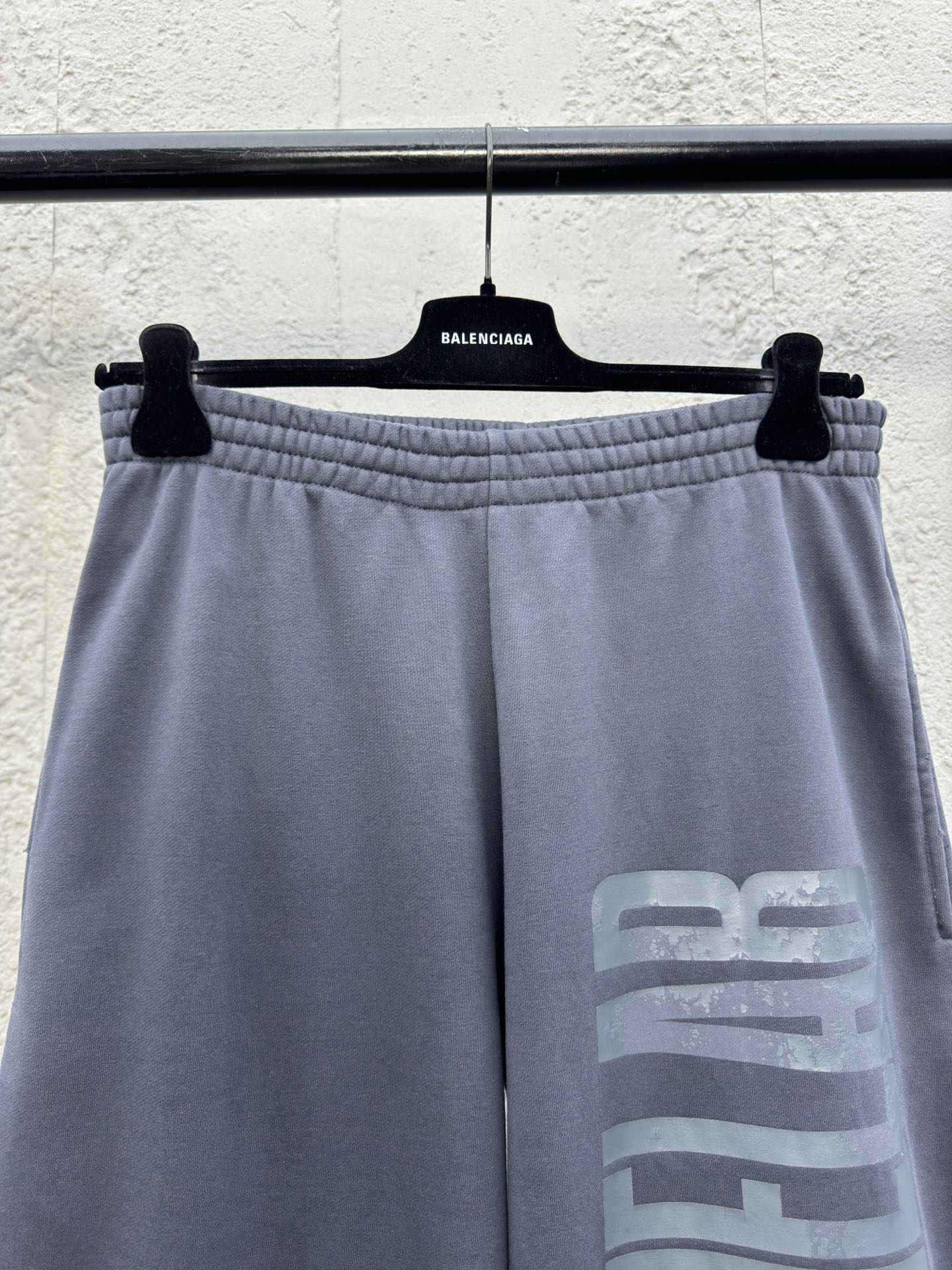 Balenciaga 破坏字母长裤 3