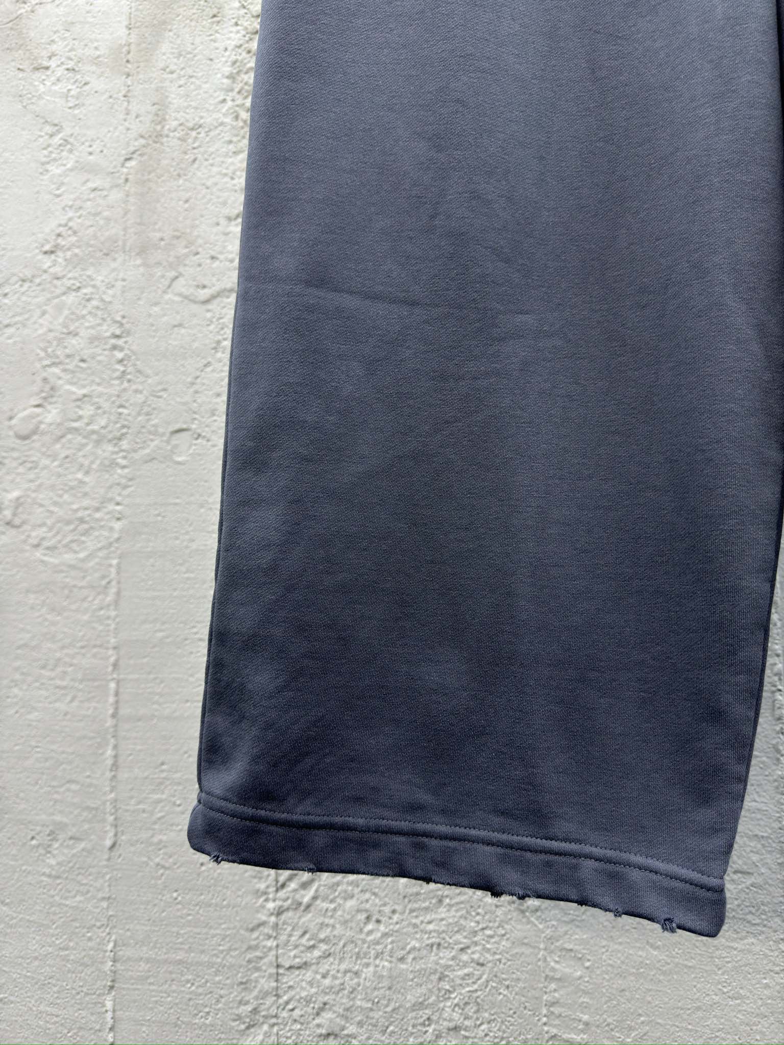 Balenciaga 破坏字母长裤 6