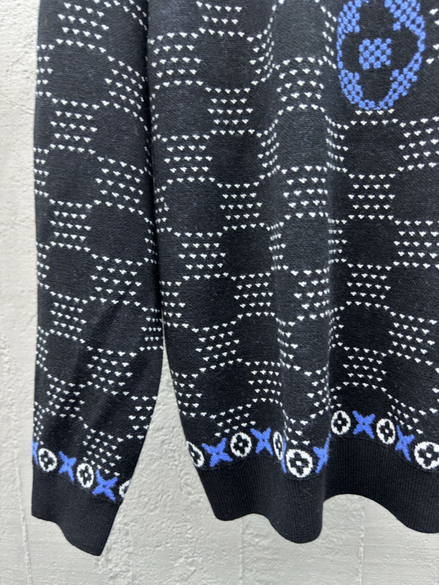 LOUIS VUITTON 滑雪系列提花针织毛衣 6