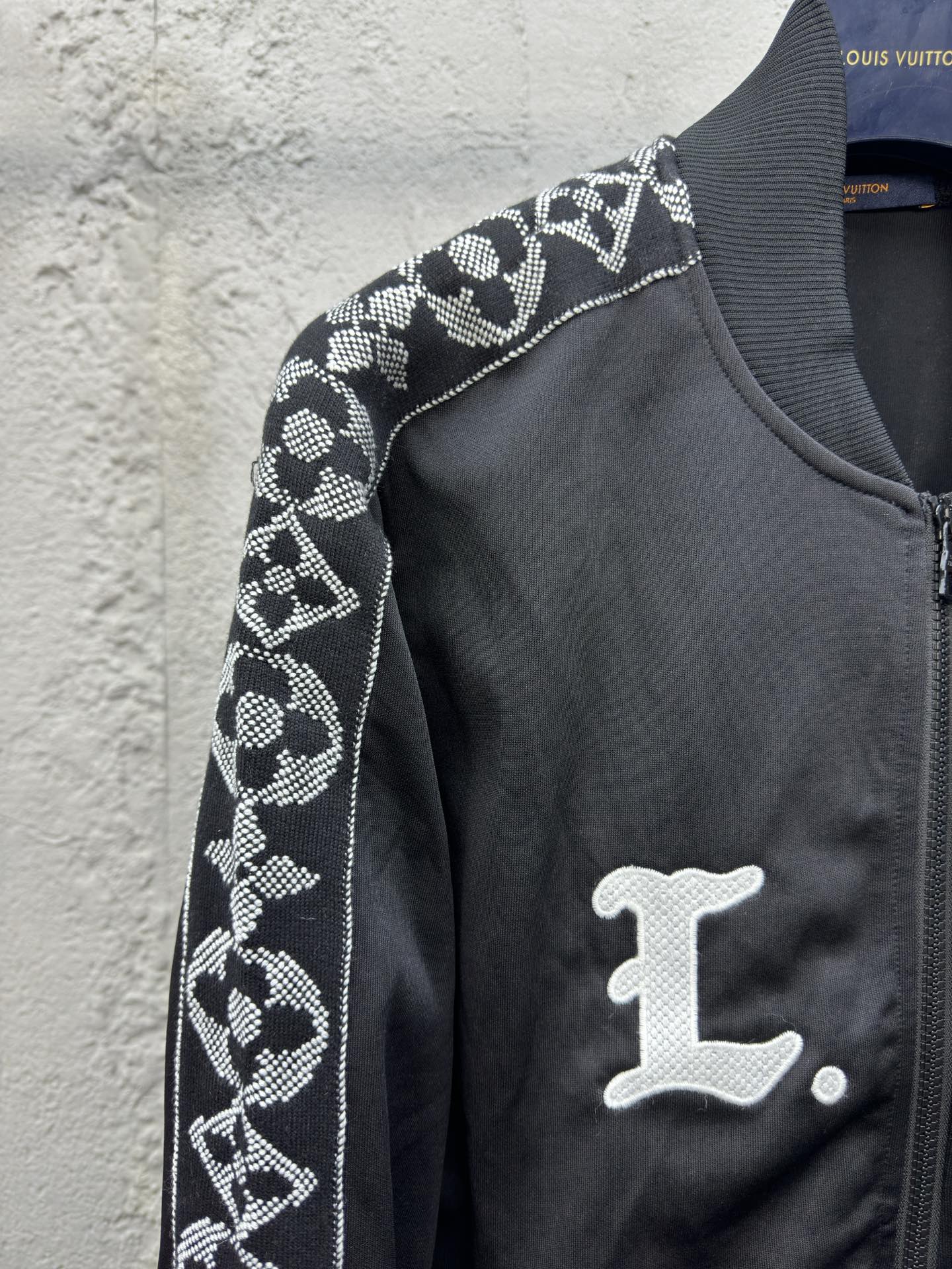 LOUIS VUITTON 双袖拼织带外套 4
