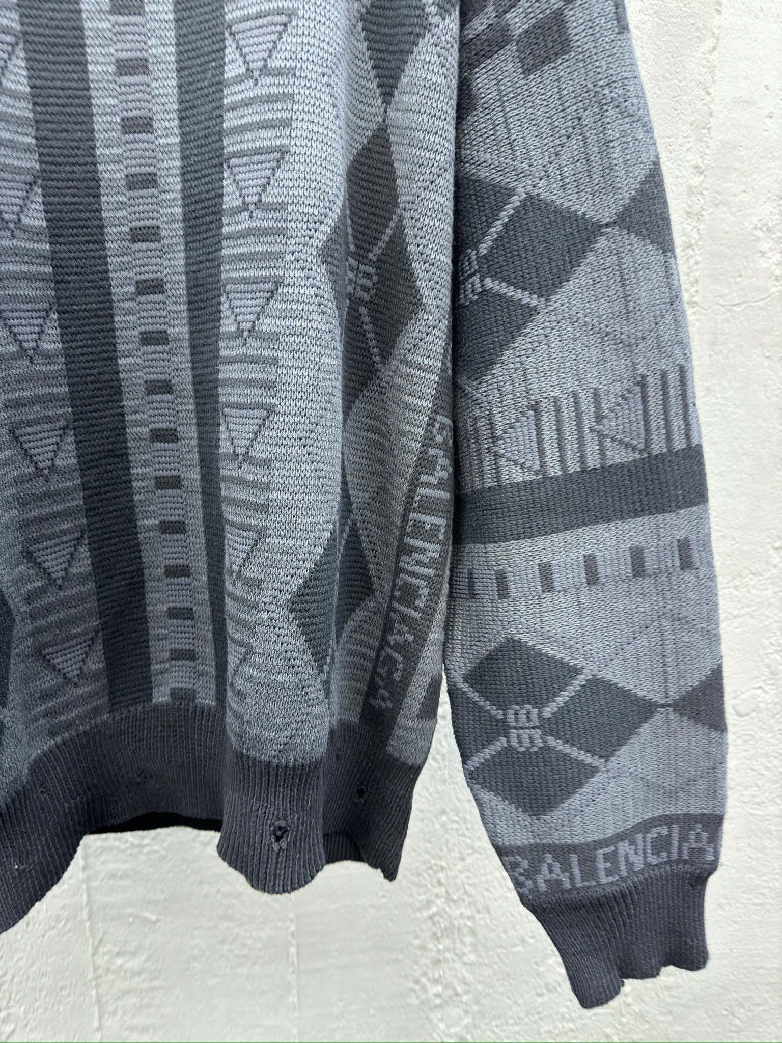 Balenciaga 几何图案毛衣 7