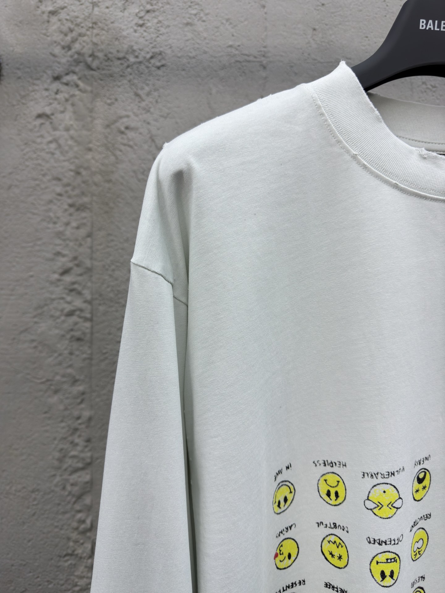 Balenciaga 表情包印花长袖 4