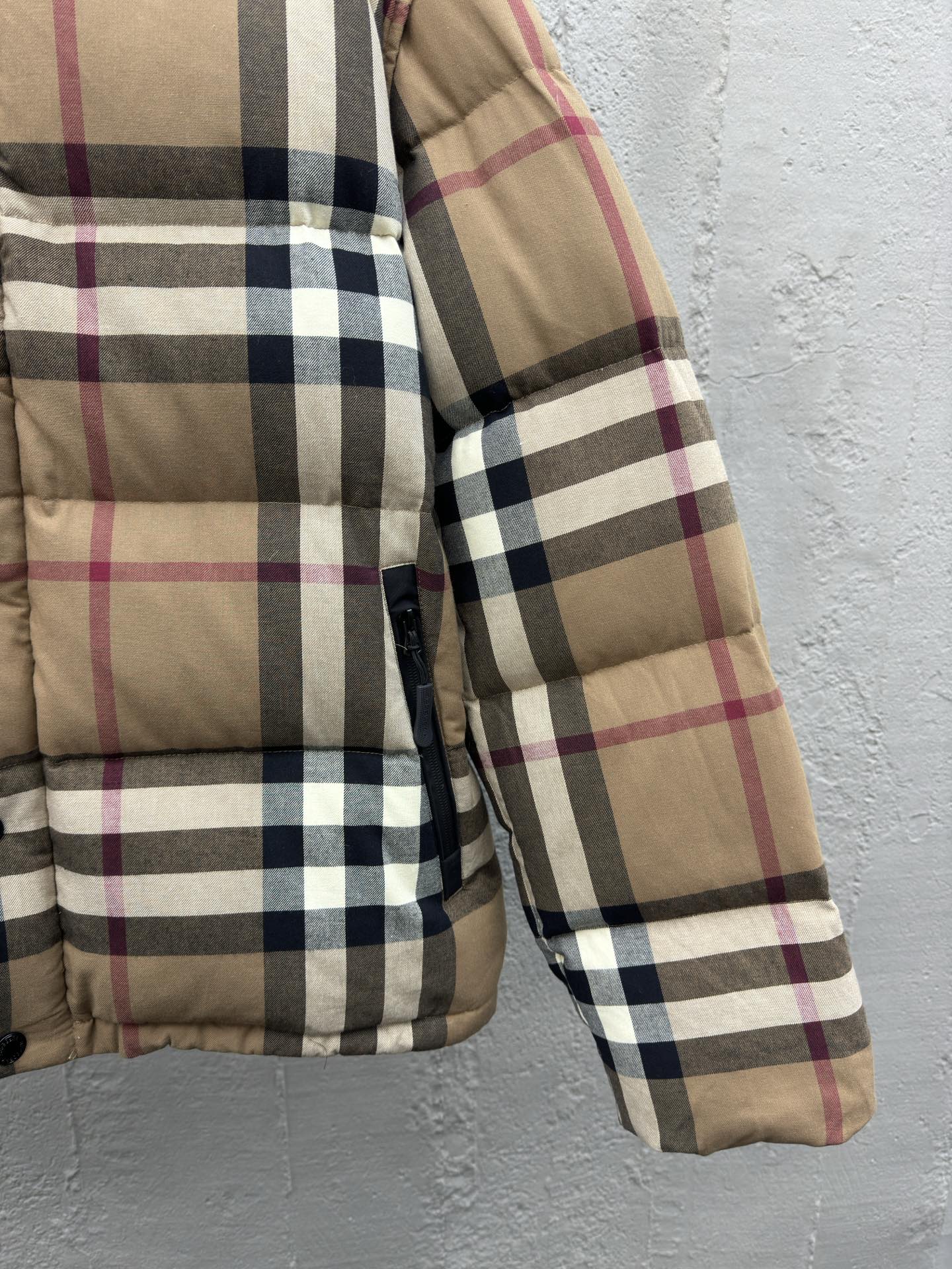 BURBERRY 袖子拆卸格子羽绒服外套 9