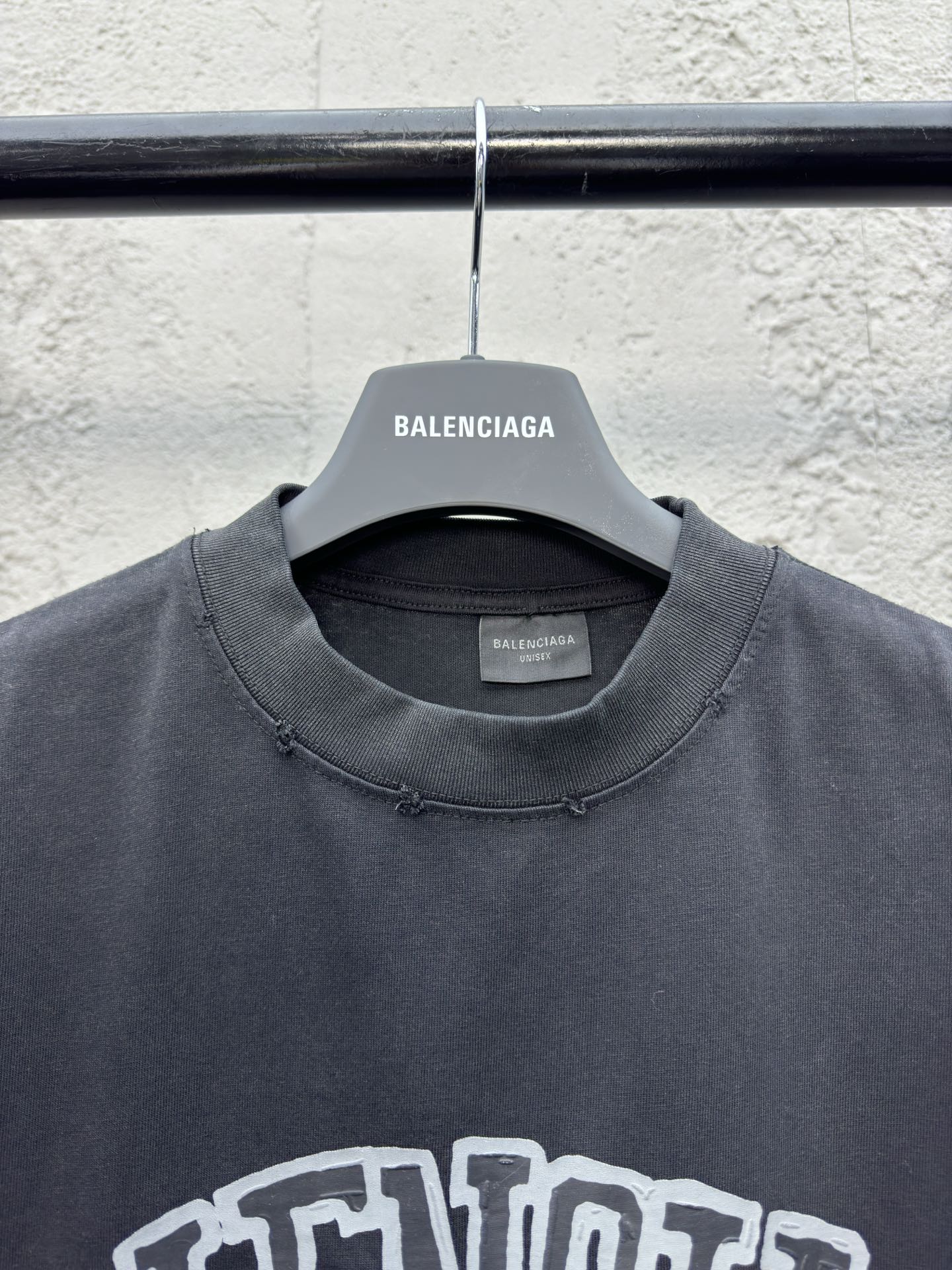Balenciaga 剪刀手发泡印花长袖 3
