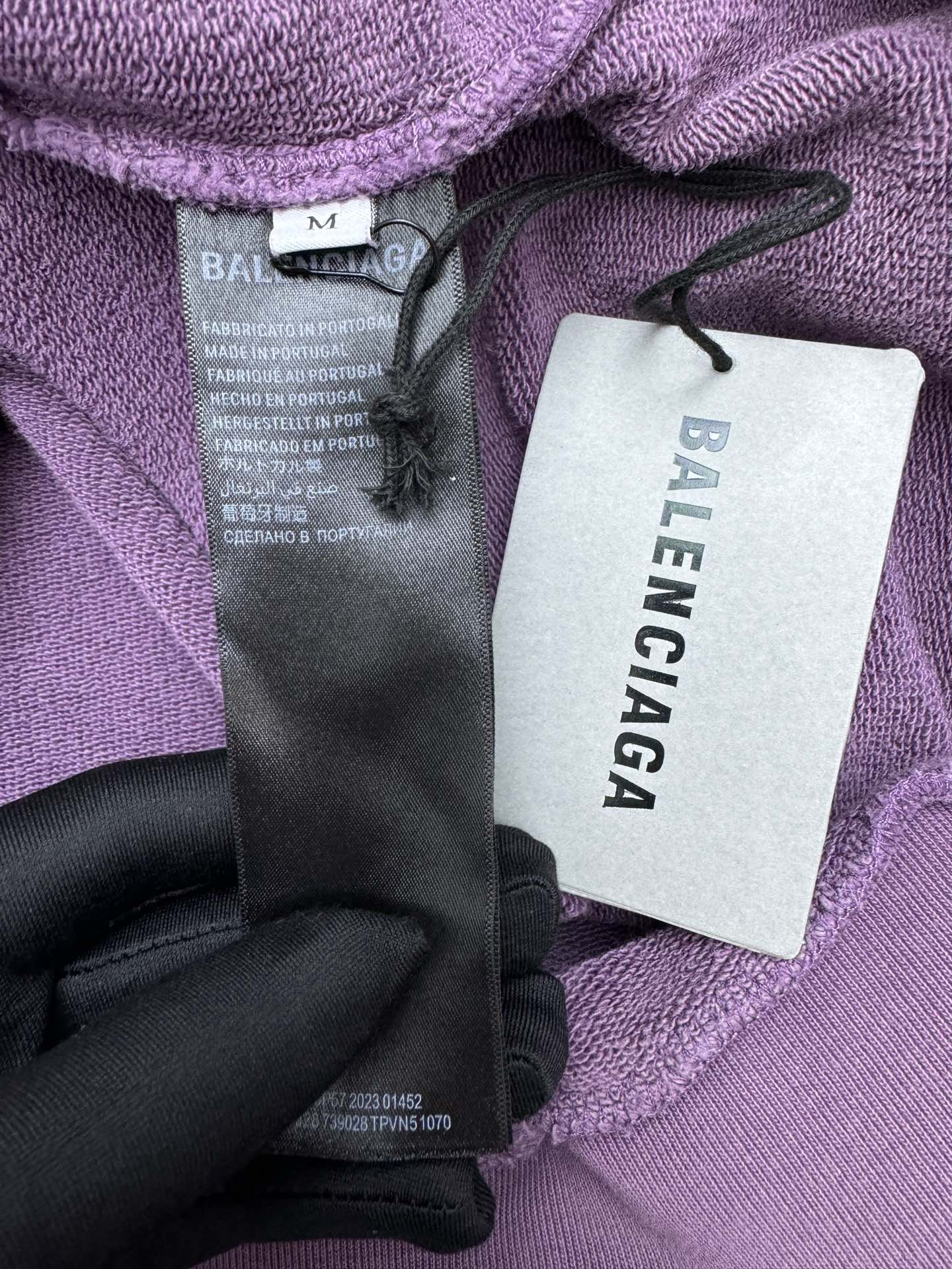 Balenciaga 可乐波浪纹裂字母帽衫 9