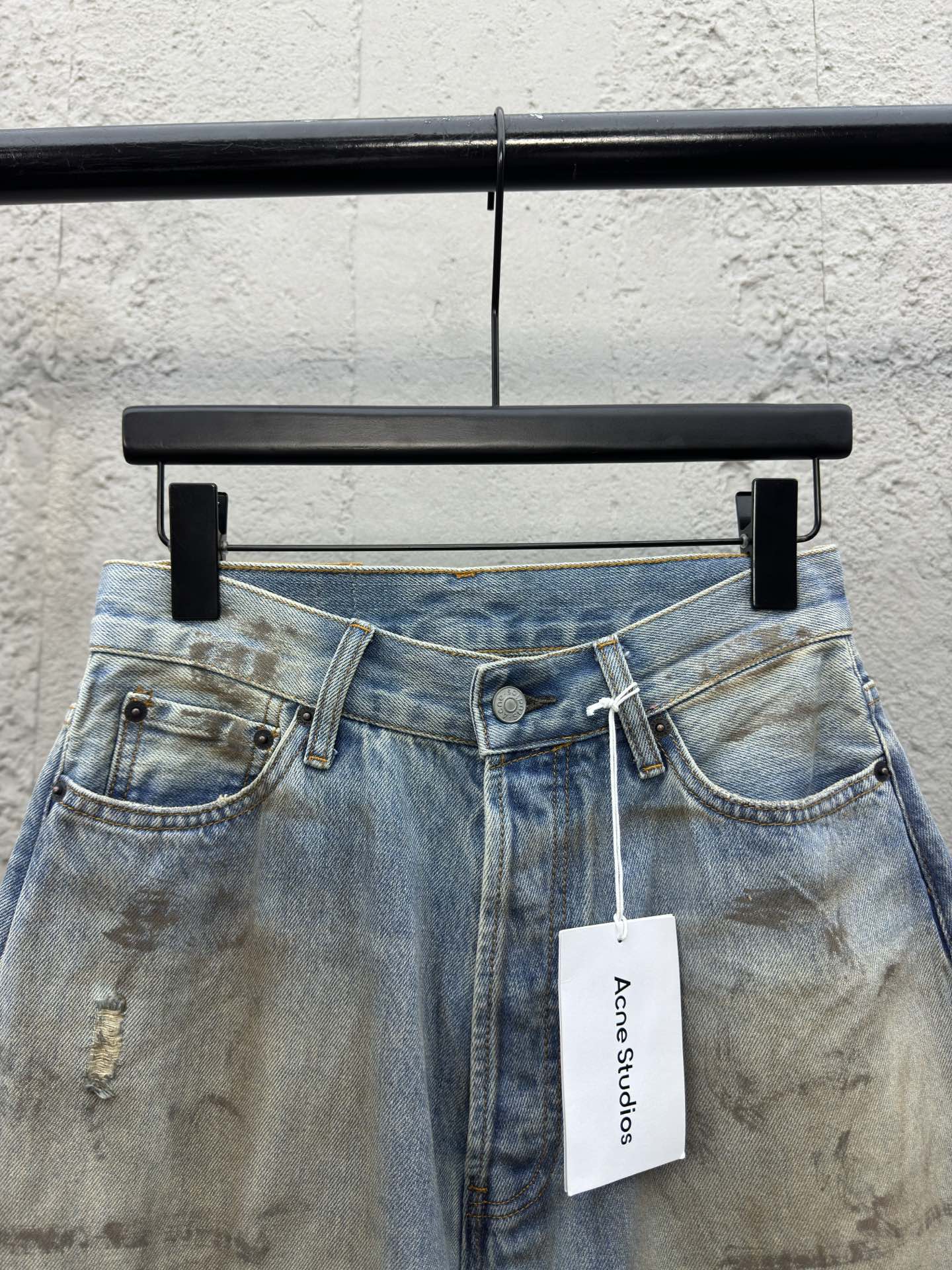 Acne Studios 脏脏做旧牛仔裤 3