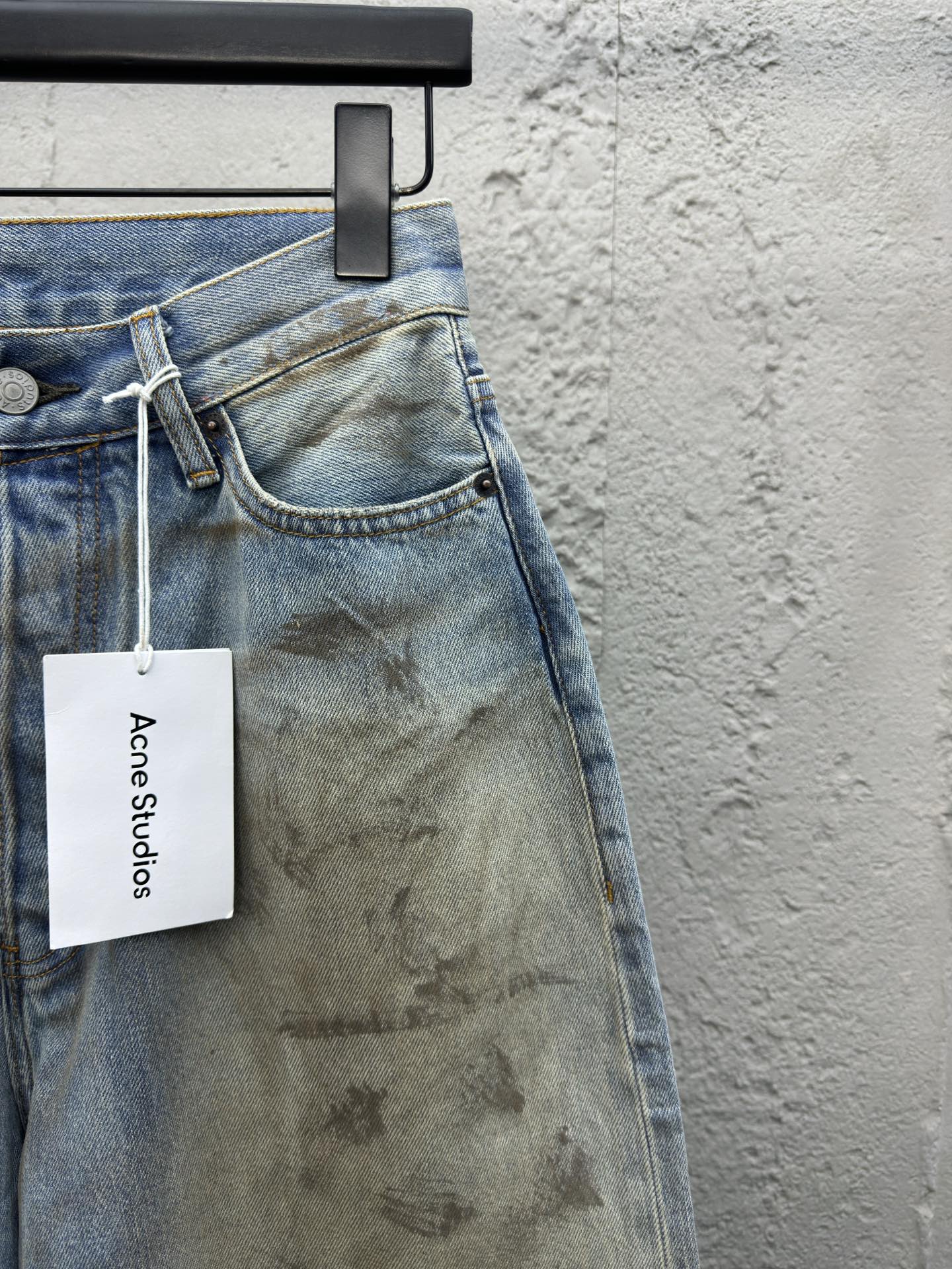 Acne Studios 脏脏做旧牛仔裤 5
