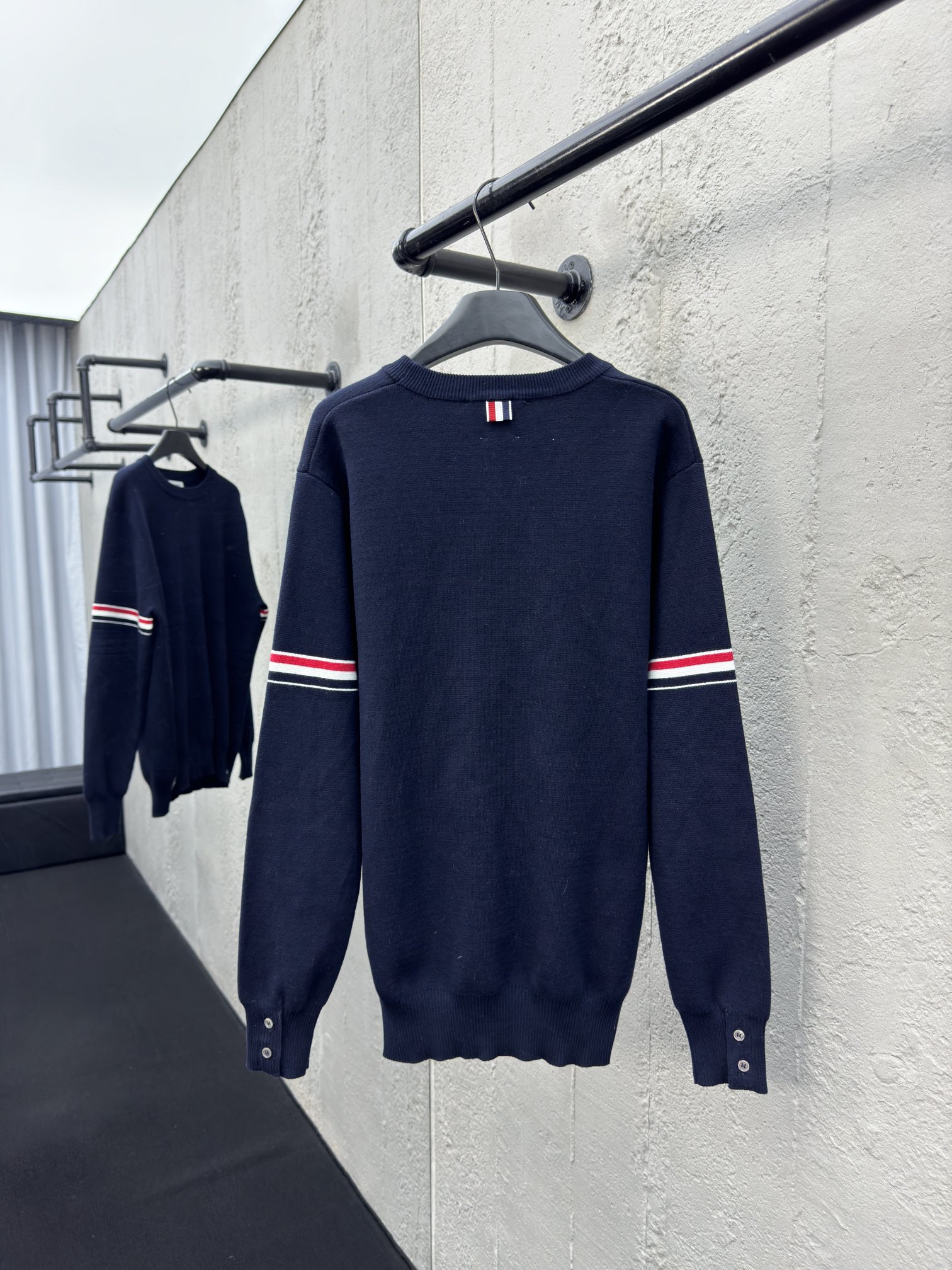 THOM BROWNE 两袖四杠毛衣 2