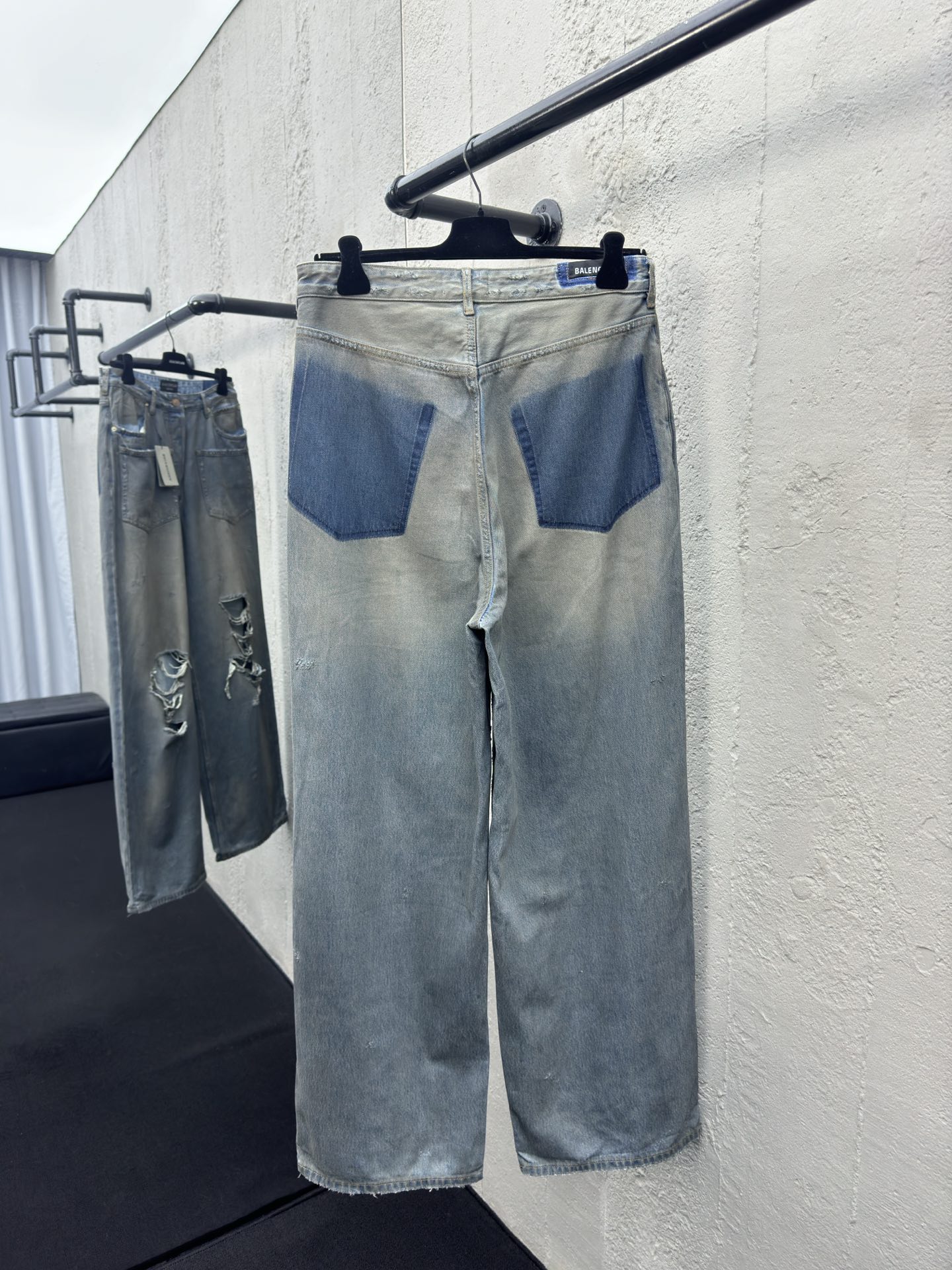 Balenciaga 反转口袋牛仔裤 2
