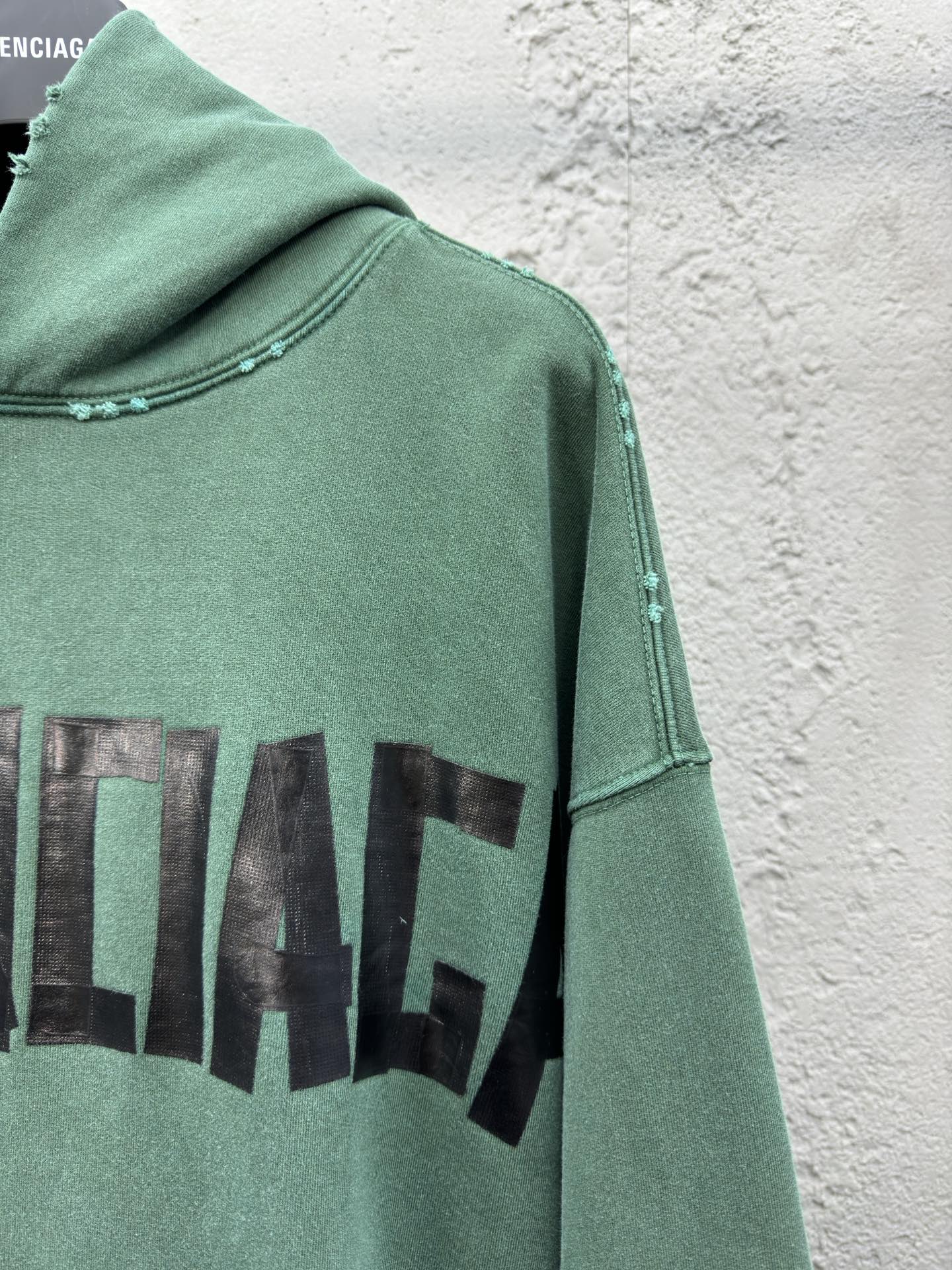 Balenciaga 美纹纸连帽卫衣 5