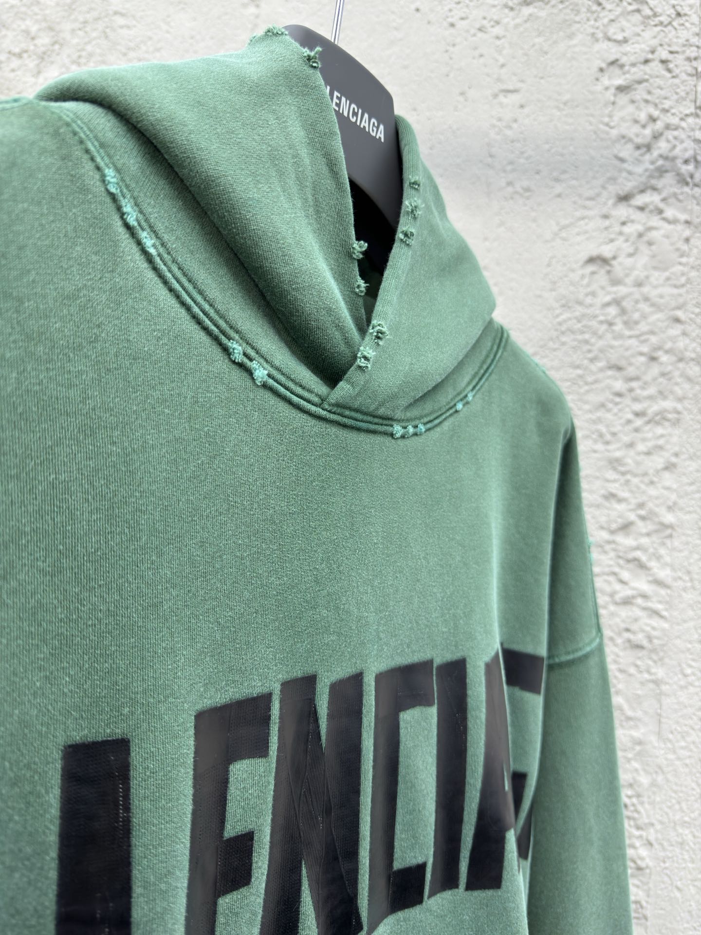 Balenciaga 美纹纸连帽卫衣 8