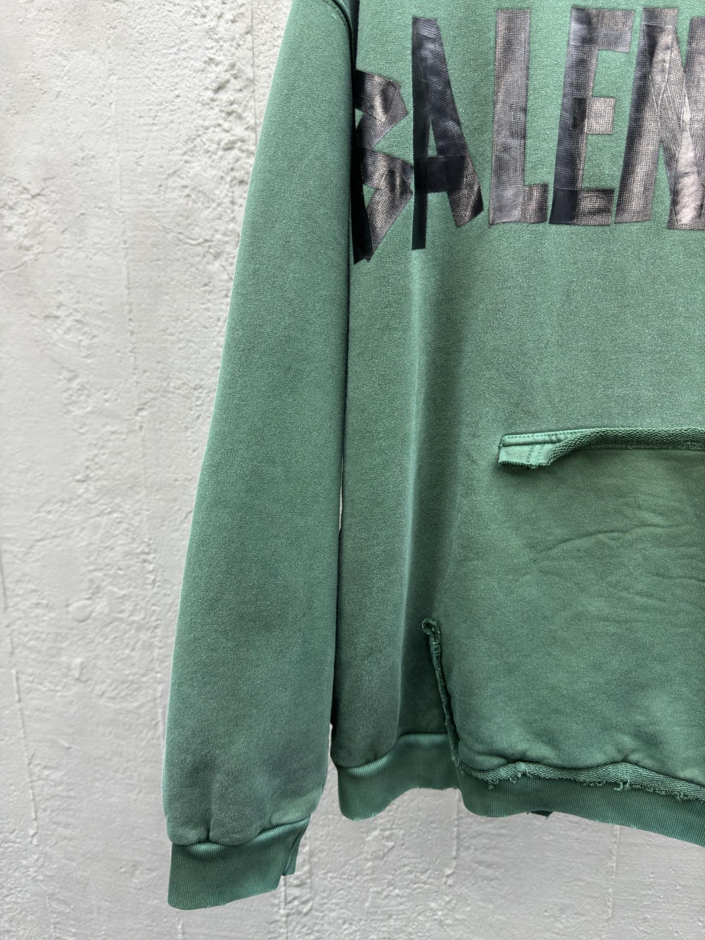 Balenciaga 美纹纸连帽卫衣 6