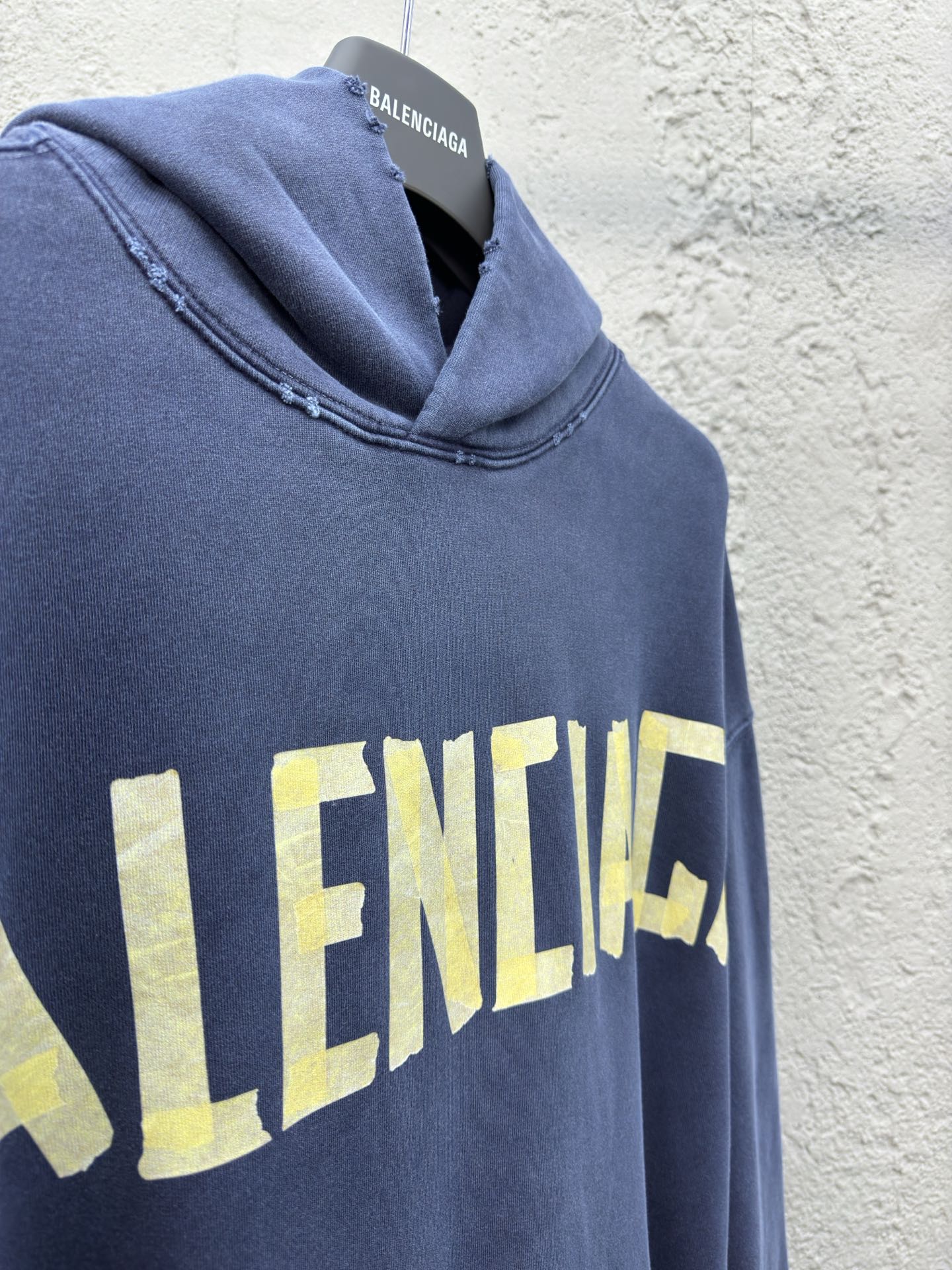 Balenciaga 美纹纸连帽卫衣 8