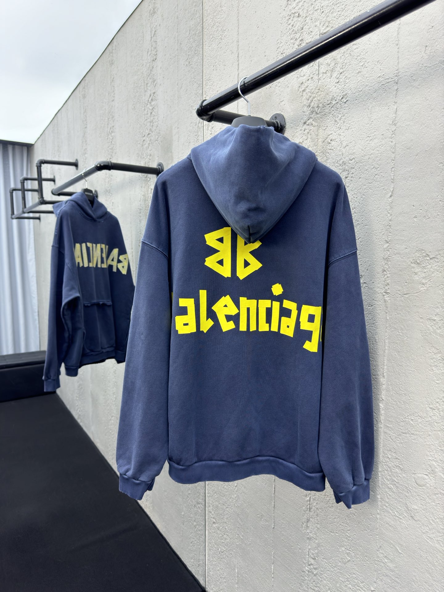 Balenciaga 美纹纸连帽卫衣 2
