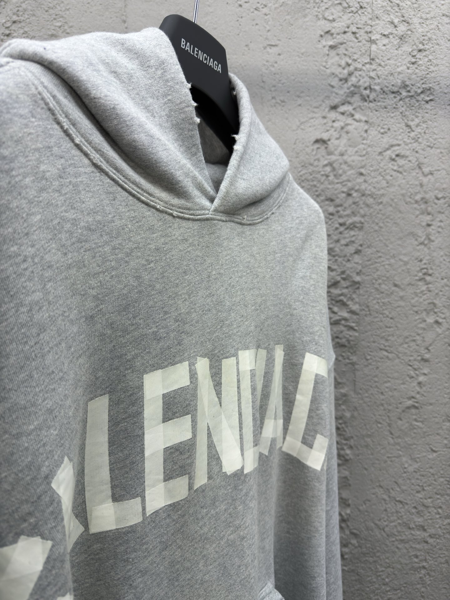 Balenciaga 美纹纸连帽卫衣 8