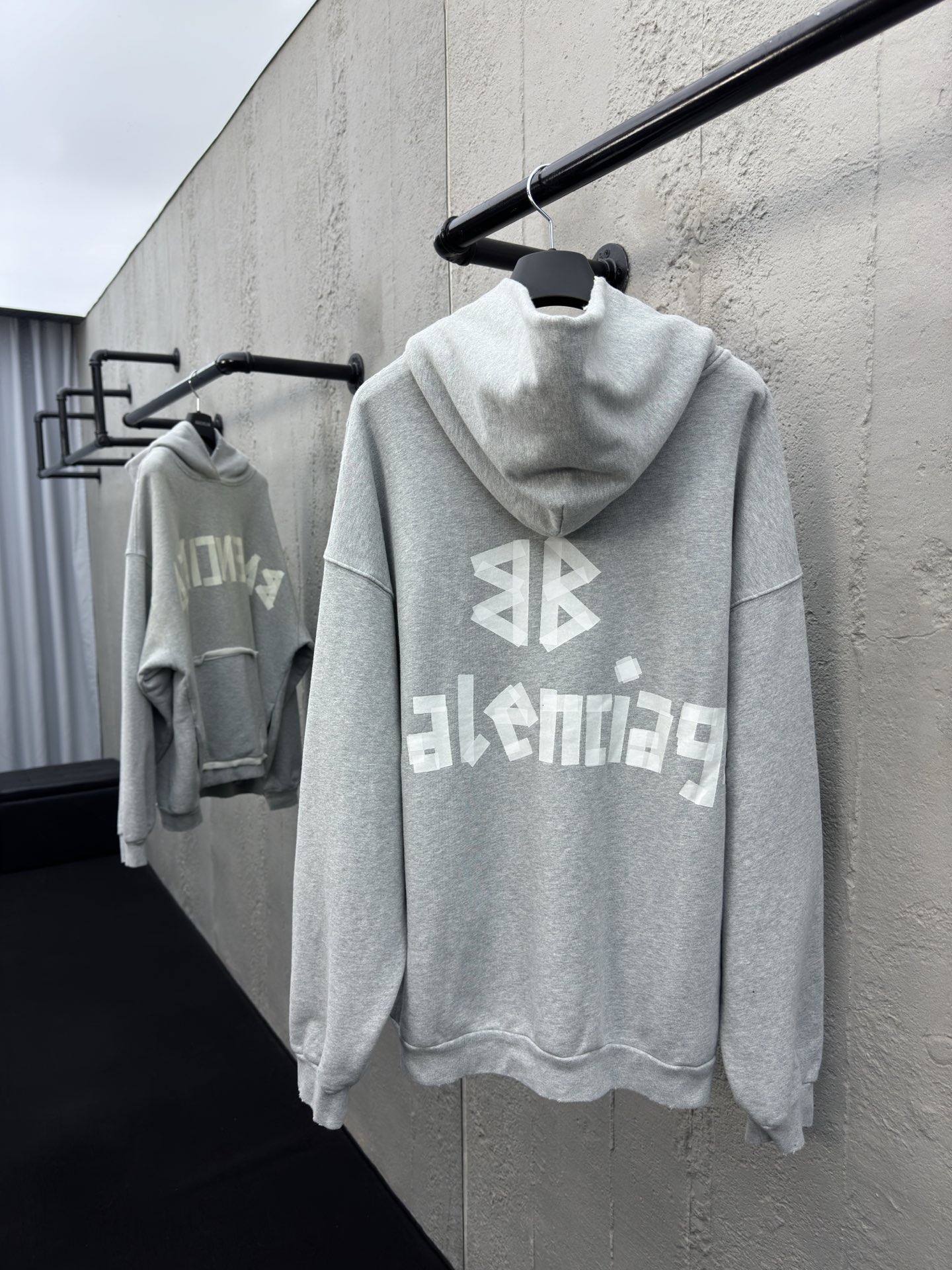 Balenciaga 美纹纸连帽卫衣 2
