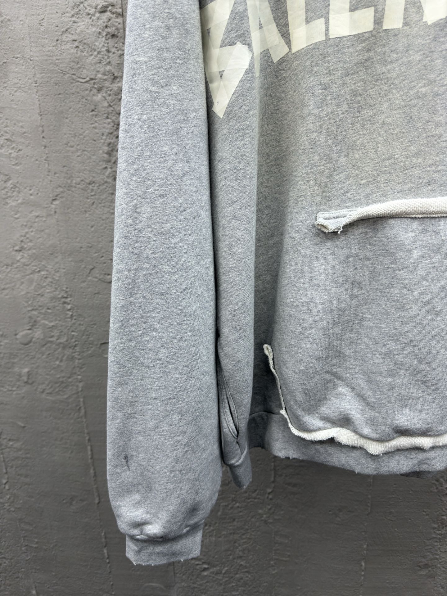 Balenciaga 美纹纸连帽卫衣 6